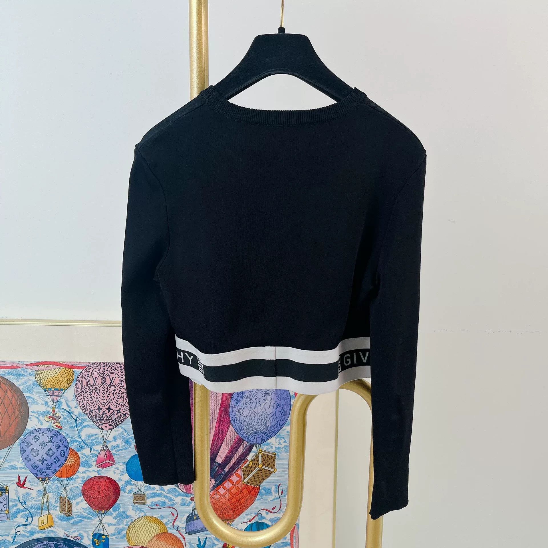 Givenchy Givenchy Black Letter Short Top Size M / US 6-8 / IT 42-44 - 2 Thumbnail
