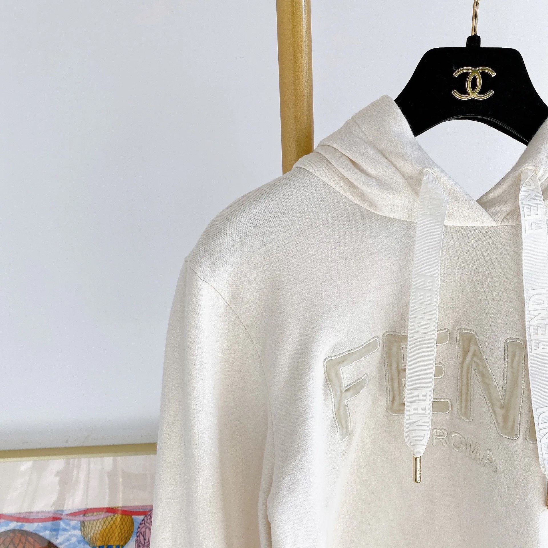 Fendi Fendi Beige Logo Hoodie XS Size XS / US 0-2 / IT 36-38 - 3 Thumbnail