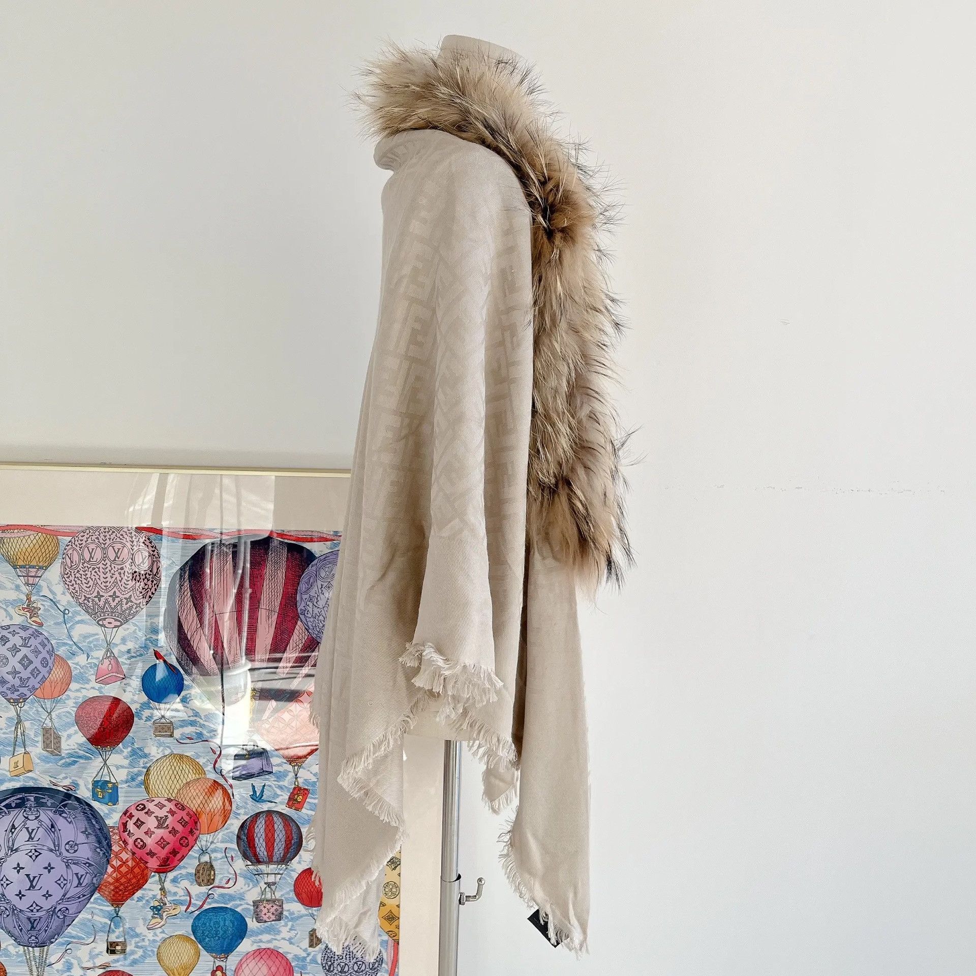 Fendi Fendi Fur Shawl Size ONE SIZE - 4 Thumbnail