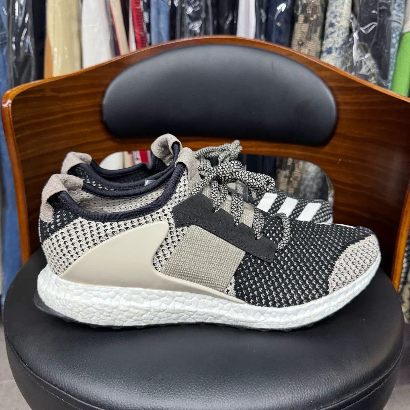 Adidas Adidas Gray Lowtop Sneakers 44.5 Men Size US 11 / EU 44 - 4 Thumbnail