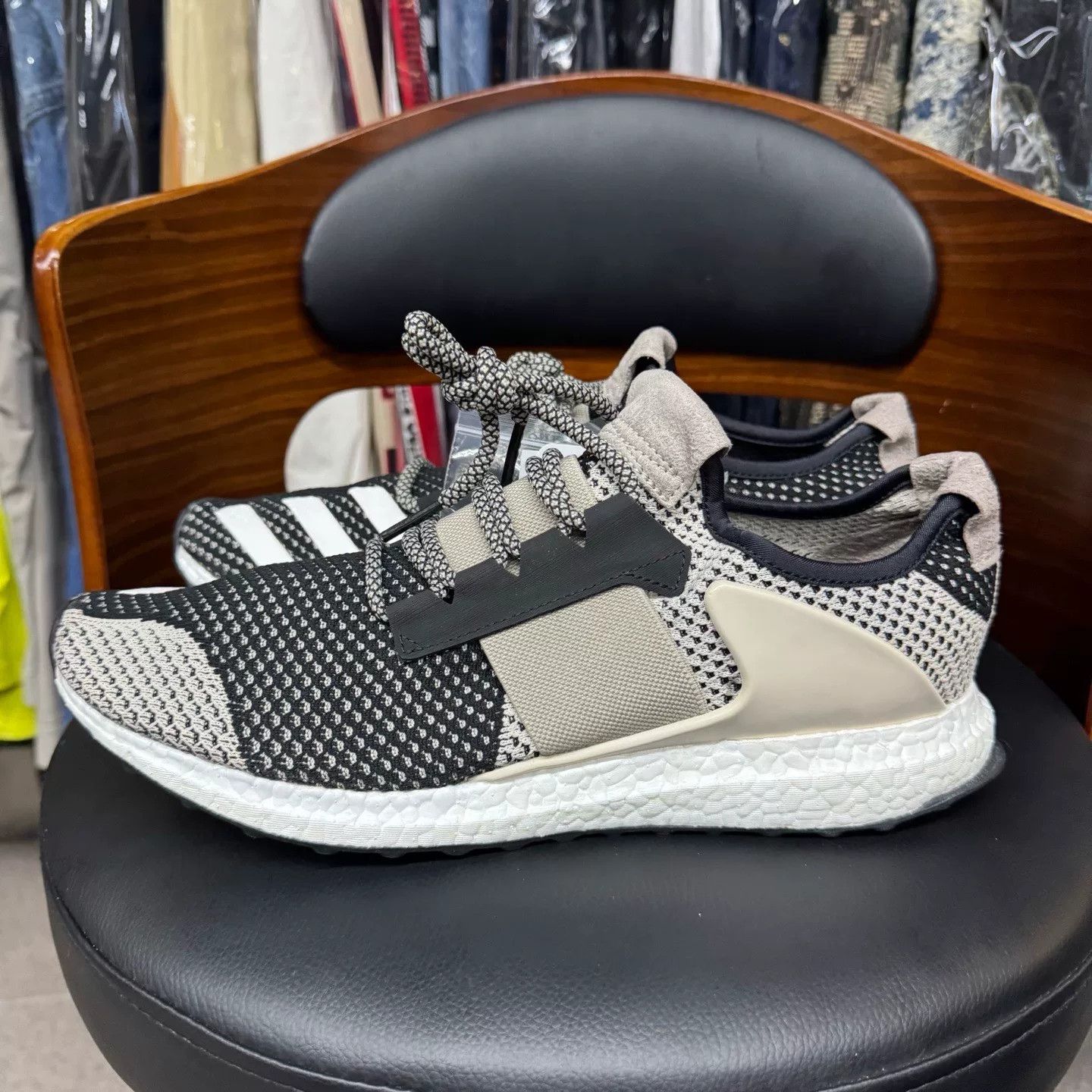 Adidas Adidas Gray Lowtop Sneakers 44.5 Men Size US 11 / EU 44 - 6 Thumbnail