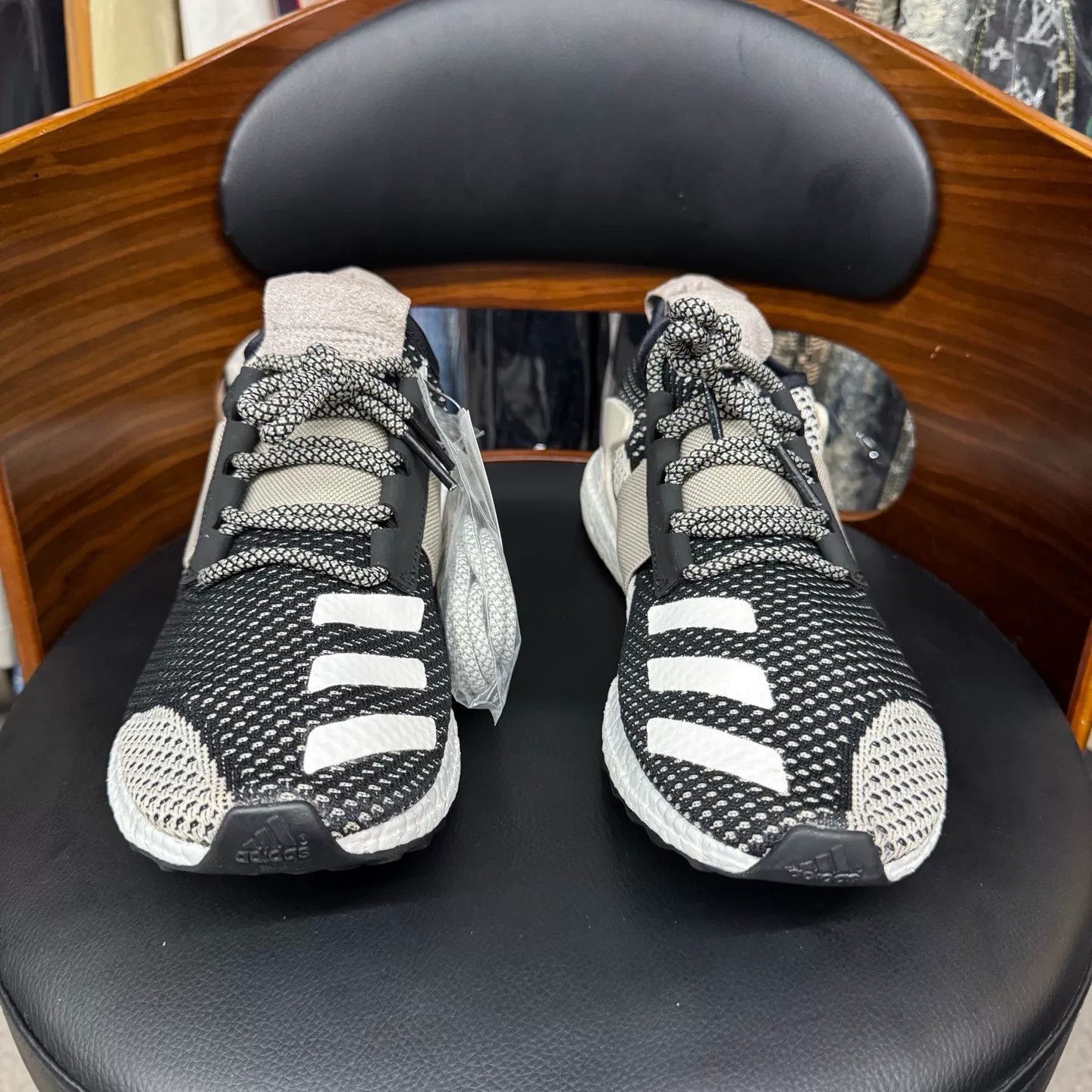 Adidas Adidas Gray Lowtop Sneakers 44.5 Men Size US 11 / EU 44 - 2 Thumbnail