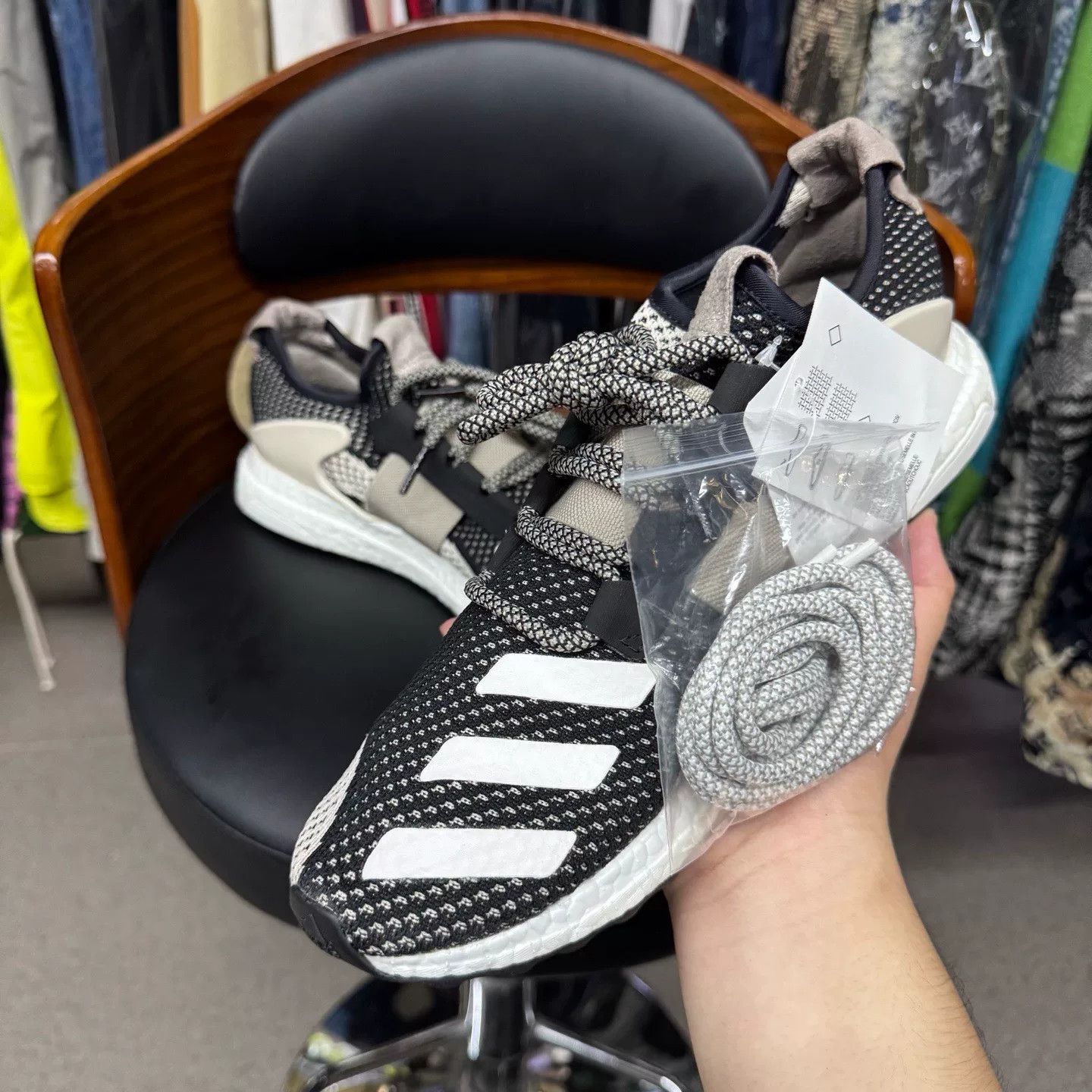 Adidas Adidas Gray Lowtop Sneakers 44.5 Men Size US 11 / EU 44 - 5 Thumbnail