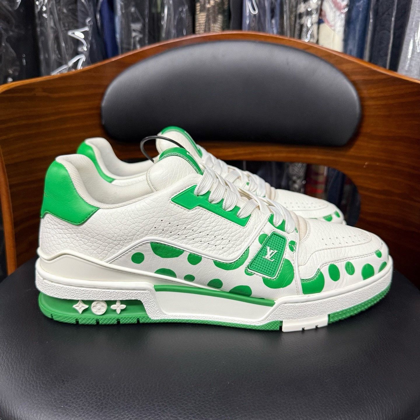 Louis Vuitton Louis Vuitton Collab Limited Green Lowtop Sneakers 41 Men Size US 8.5 / EU 41-42 - 4 Thumbnail