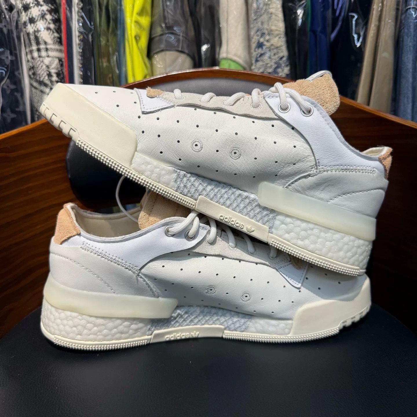 Adidas Adidas White Lowtop Sneakers 44.5 Men Size US 11 / EU 44 - 7 Thumbnail