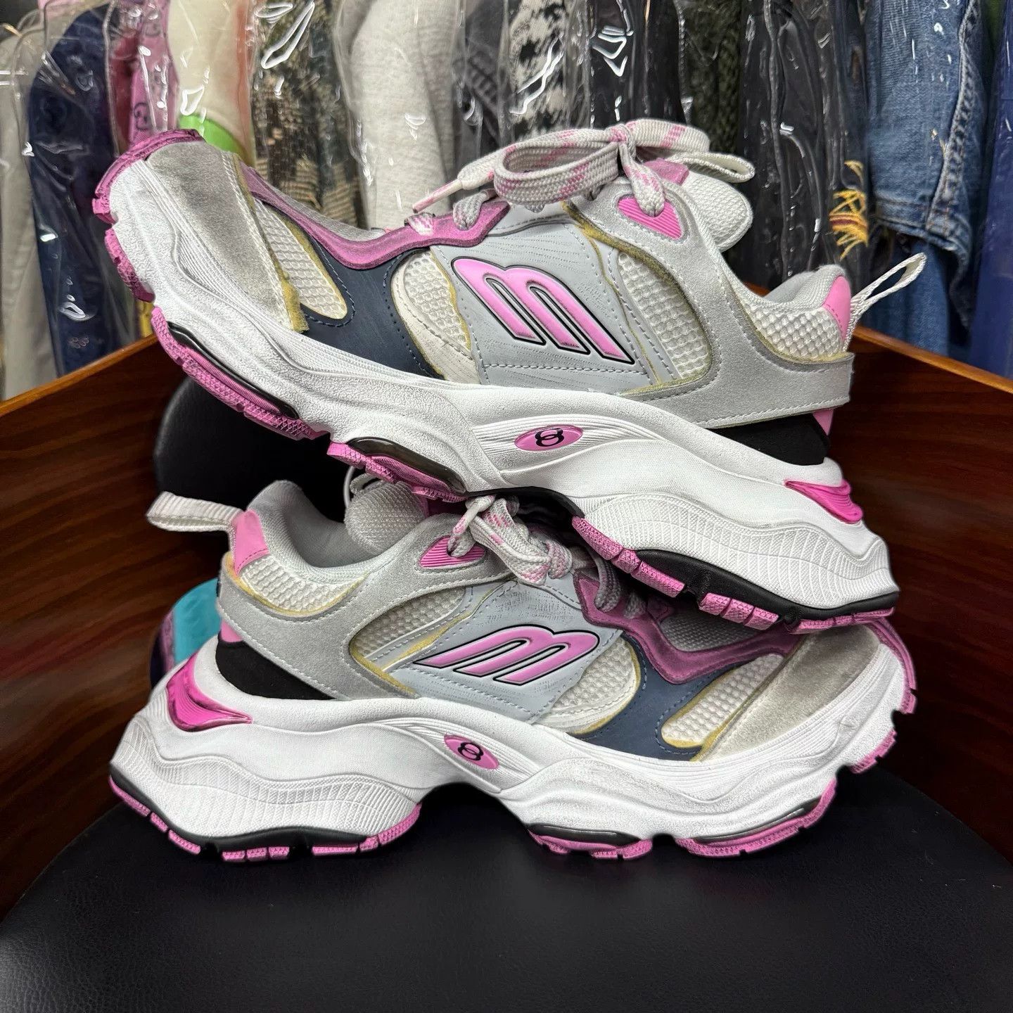 Balenciaga Balenciaga Distressed Pink Lowtop Sneakers 39 Women Size US 8.5 / IT 38.5 - 7 Thumbnail