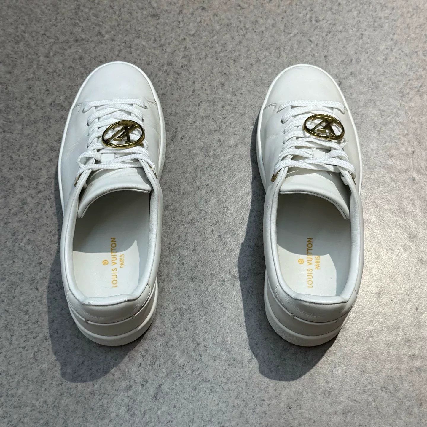Louis Vuitton Louis Vuitton White Lowtop Sneakers 35 Women Size US 5 / IT 35 - 8 Thumbnail