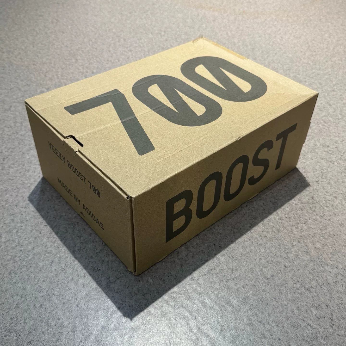 Adidas Adidas YEEZY700 Lowtop Sneakers 42 Men Size US 9 / EU 42 - 9 Thumbnail