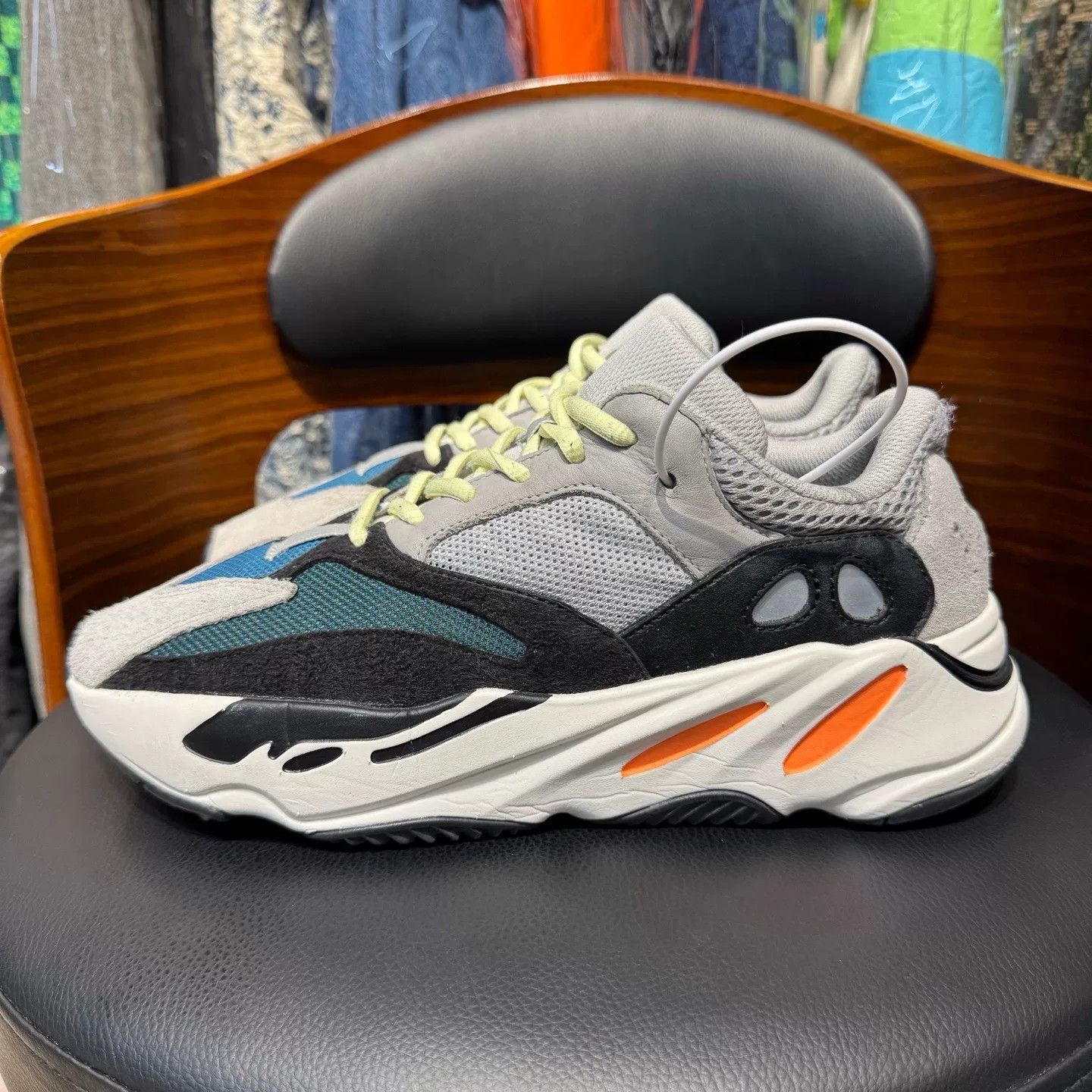 Adidas Adidas YEEZY700 Lowtop Sneakers 42 Men Size US 9 / EU 42 - 6 Thumbnail