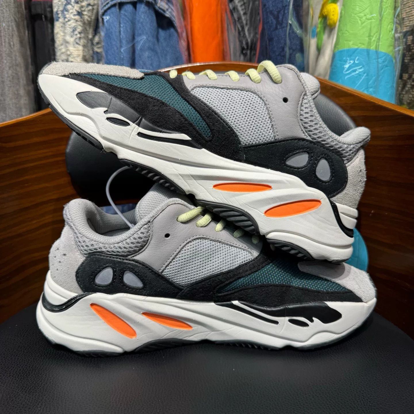 Adidas Adidas YEEZY700 Lowtop Sneakers 42 Men Size US 9 / EU 42 - 7 Thumbnail