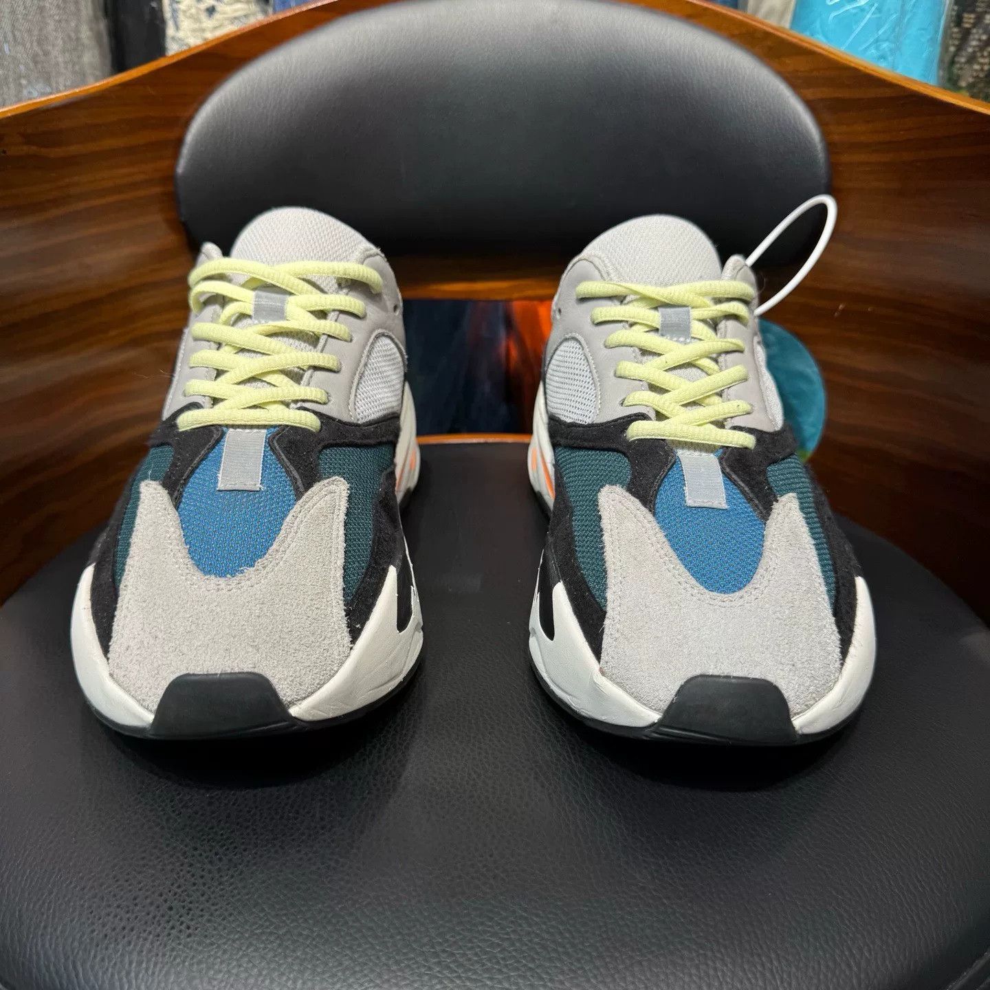 Adidas Adidas YEEZY700 Lowtop Sneakers 42 Men Size US 9 / EU 42 - 2 Thumbnail