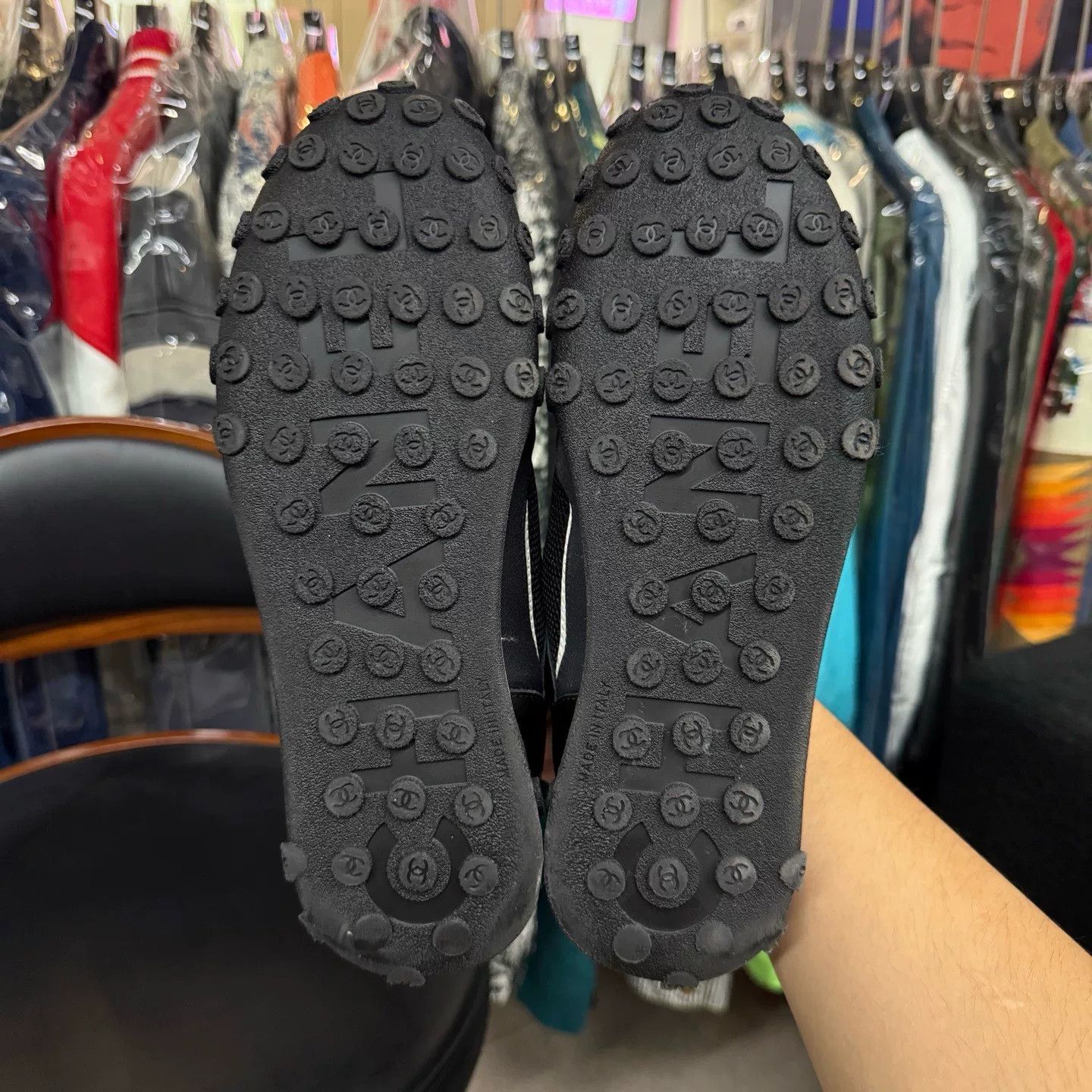 Chanel Chanel Black Lowtop Sneakers 39 Women Size US 8.5 / IT 38.5 - 9 Thumbnail