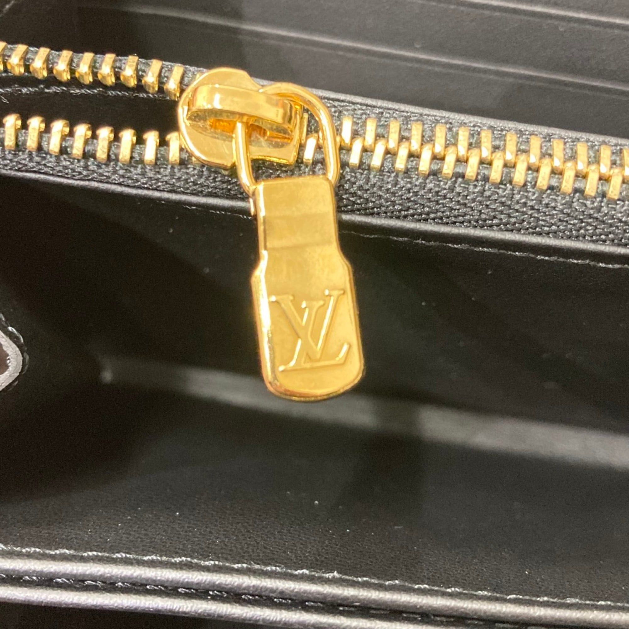 Louis Vuitton Louis Vuitton M81510 Zippy Wallet Coussin Monogram Embossed Noir Black Size ONE SIZE - 8 Thumbnail
