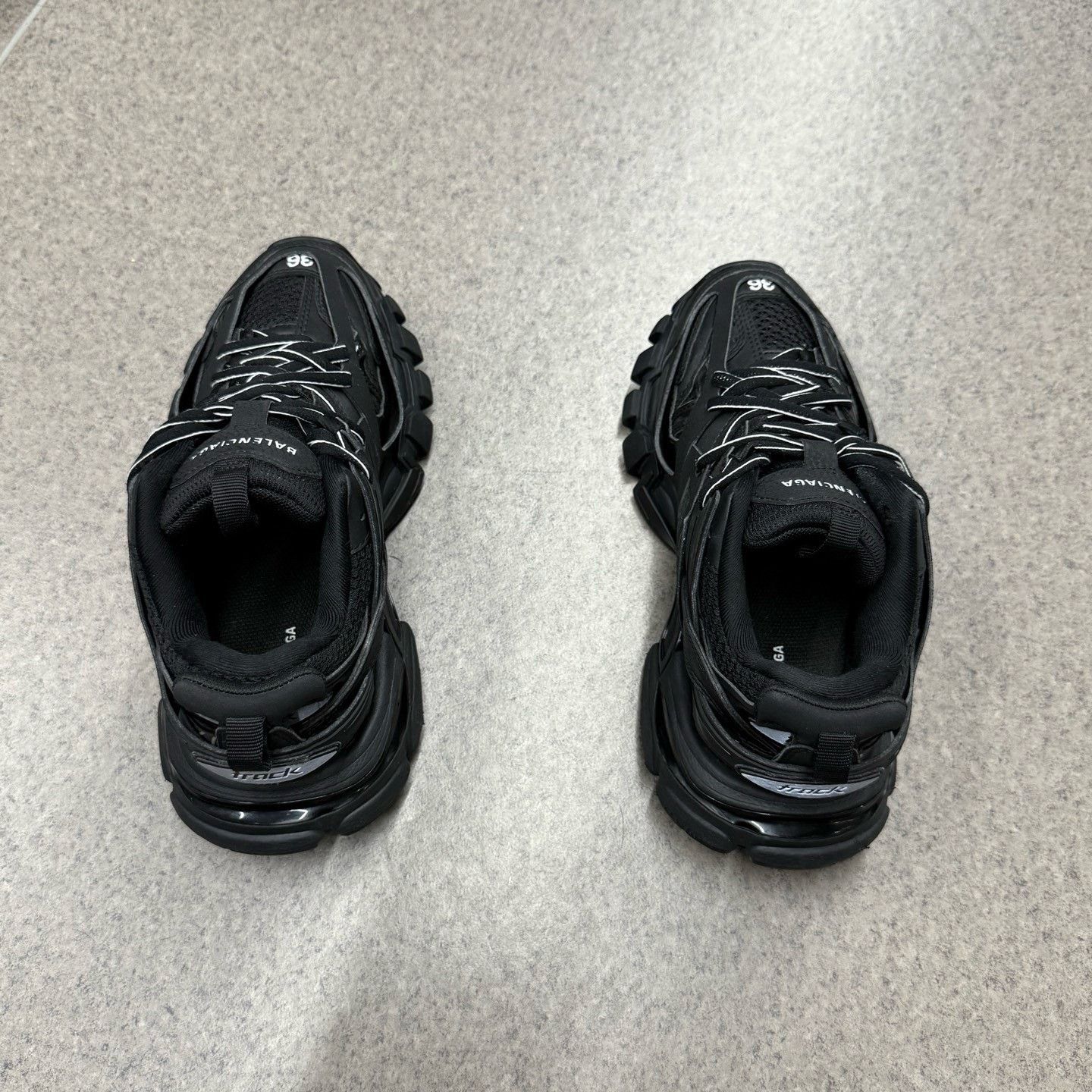 Balenciaga Balenciaga Black Lowtop Sneakers 36 Women Size US 6 / IT 36 - 8 Thumbnail