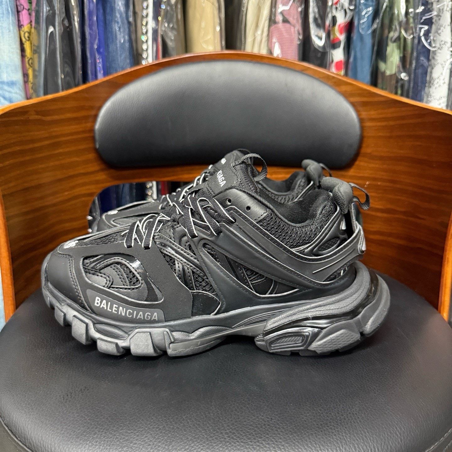 Balenciaga Balenciaga Black Lowtop Sneakers 36 Women Size US 6 / IT 36 - 6 Thumbnail