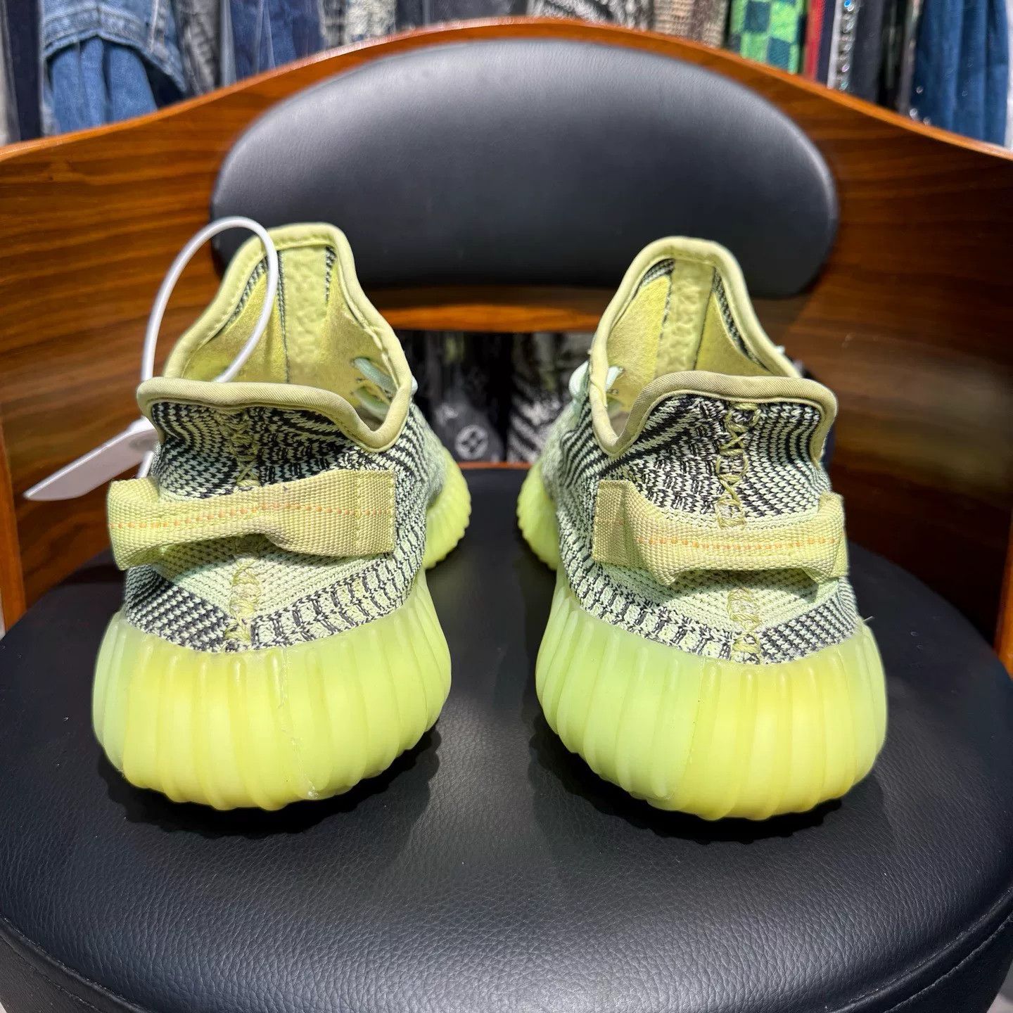 Adidas Adidas YEEZY350 Green Lowtop Sneakers 44 Men Size US 10.5 / EU 43-44 - 3 Thumbnail