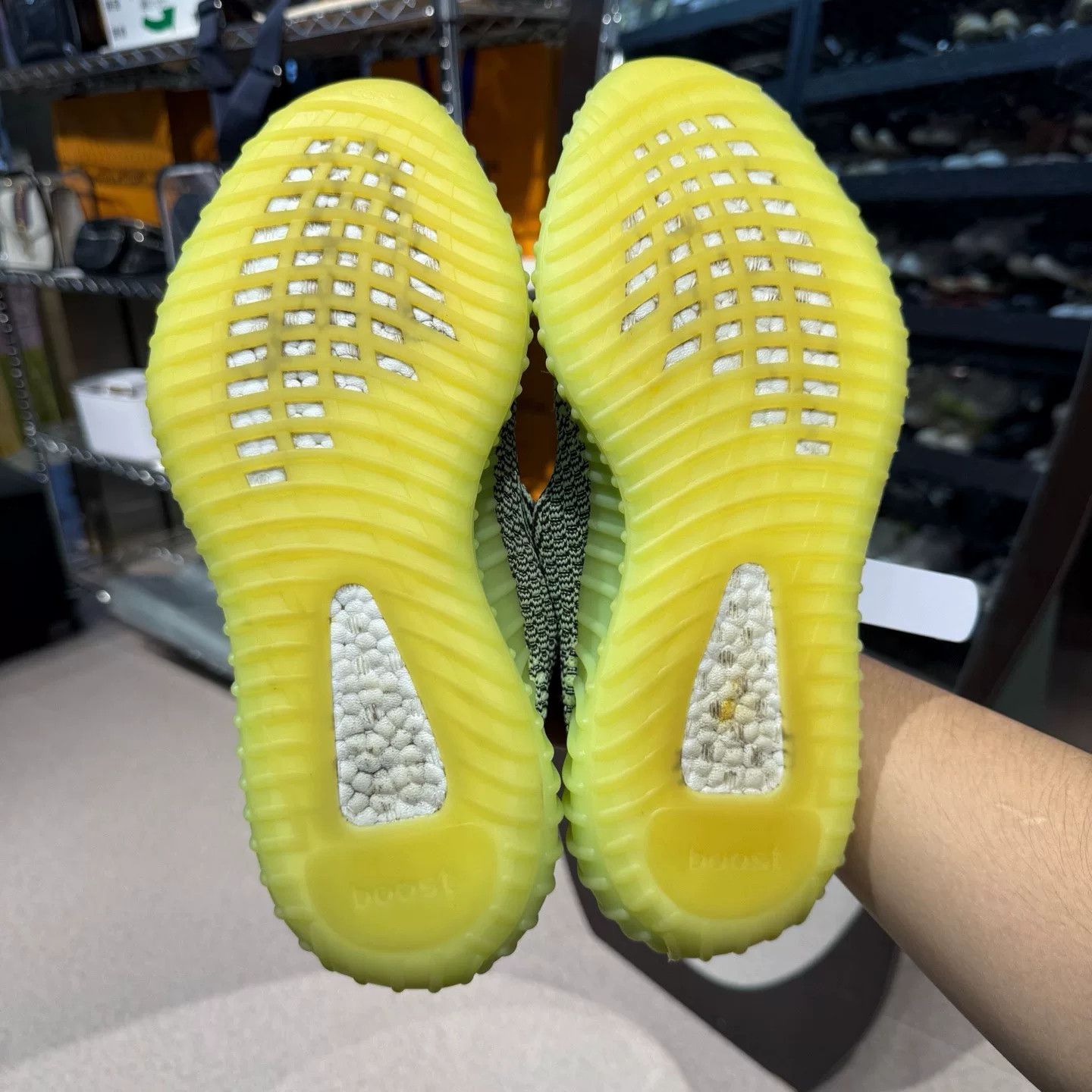 Adidas Adidas YEEZY350 Green Lowtop Sneakers 44 Men Size US 10.5 / EU 43-44 - 9 Thumbnail