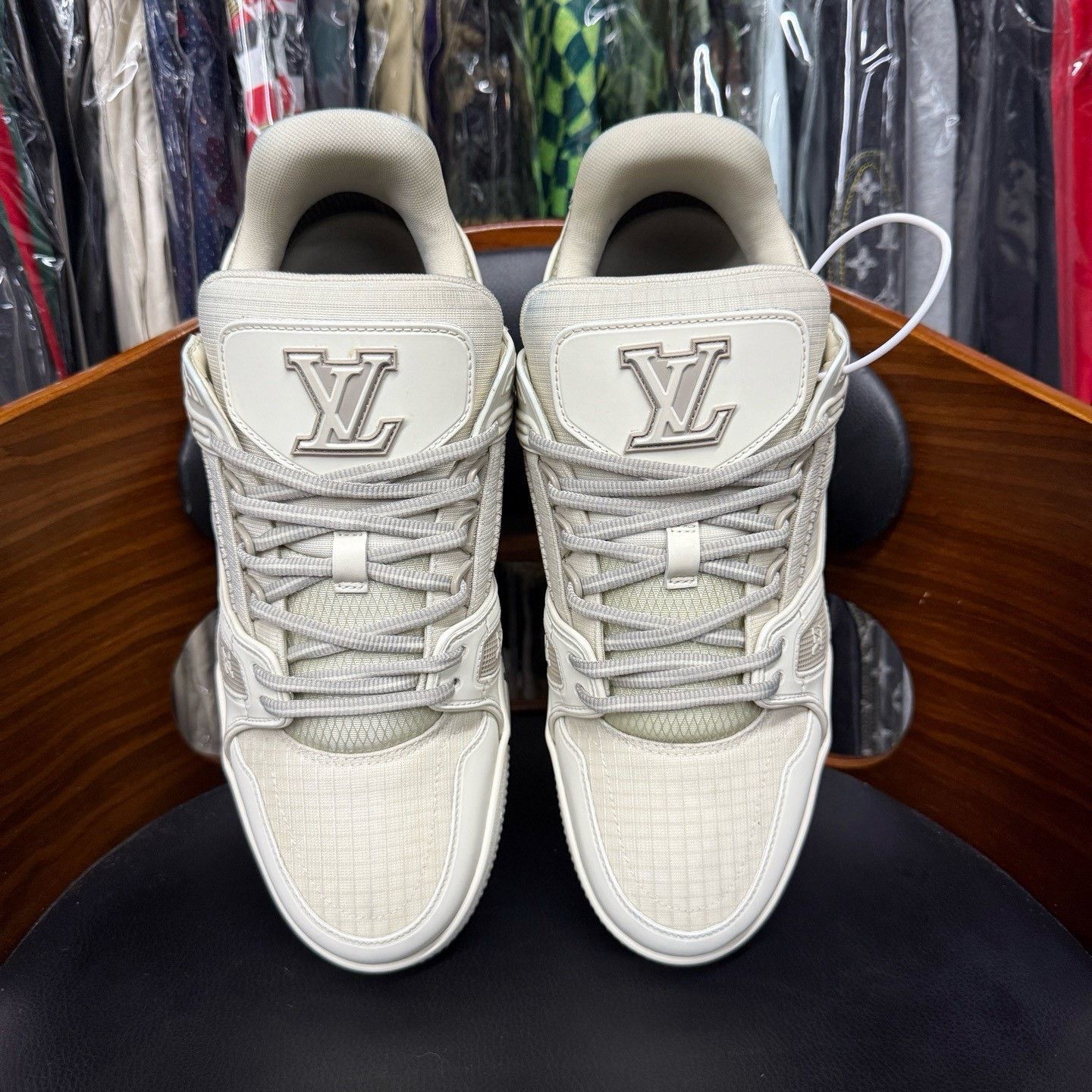 Louis Vuitton Louis Vuitton Training Gray Lowtop Sneakers 26 Men Size US 10 / EU 43 - 5 Thumbnail