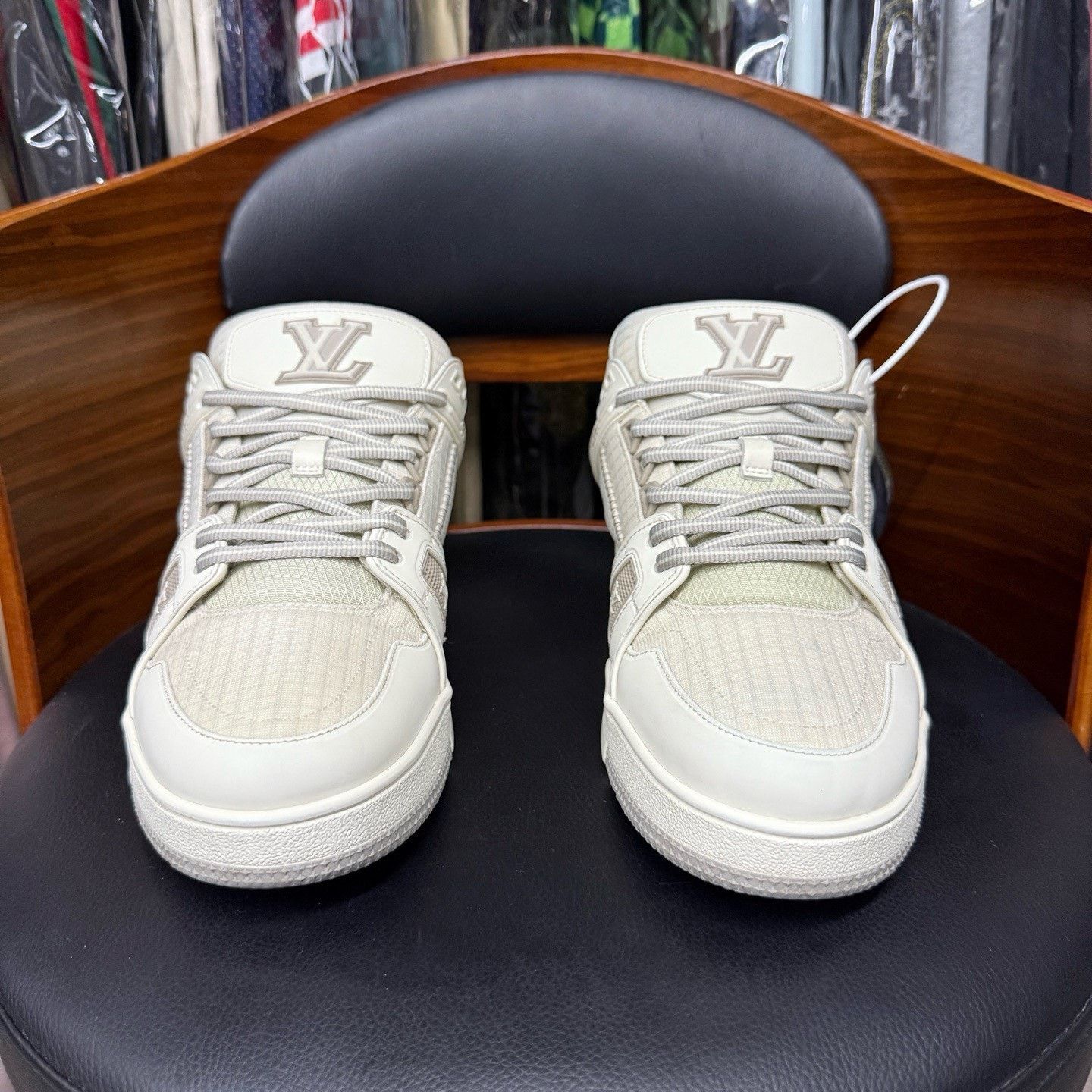 Louis Vuitton Louis Vuitton Training Gray Lowtop Sneakers 26 Men Size US 10 / EU 43 - 2 Thumbnail