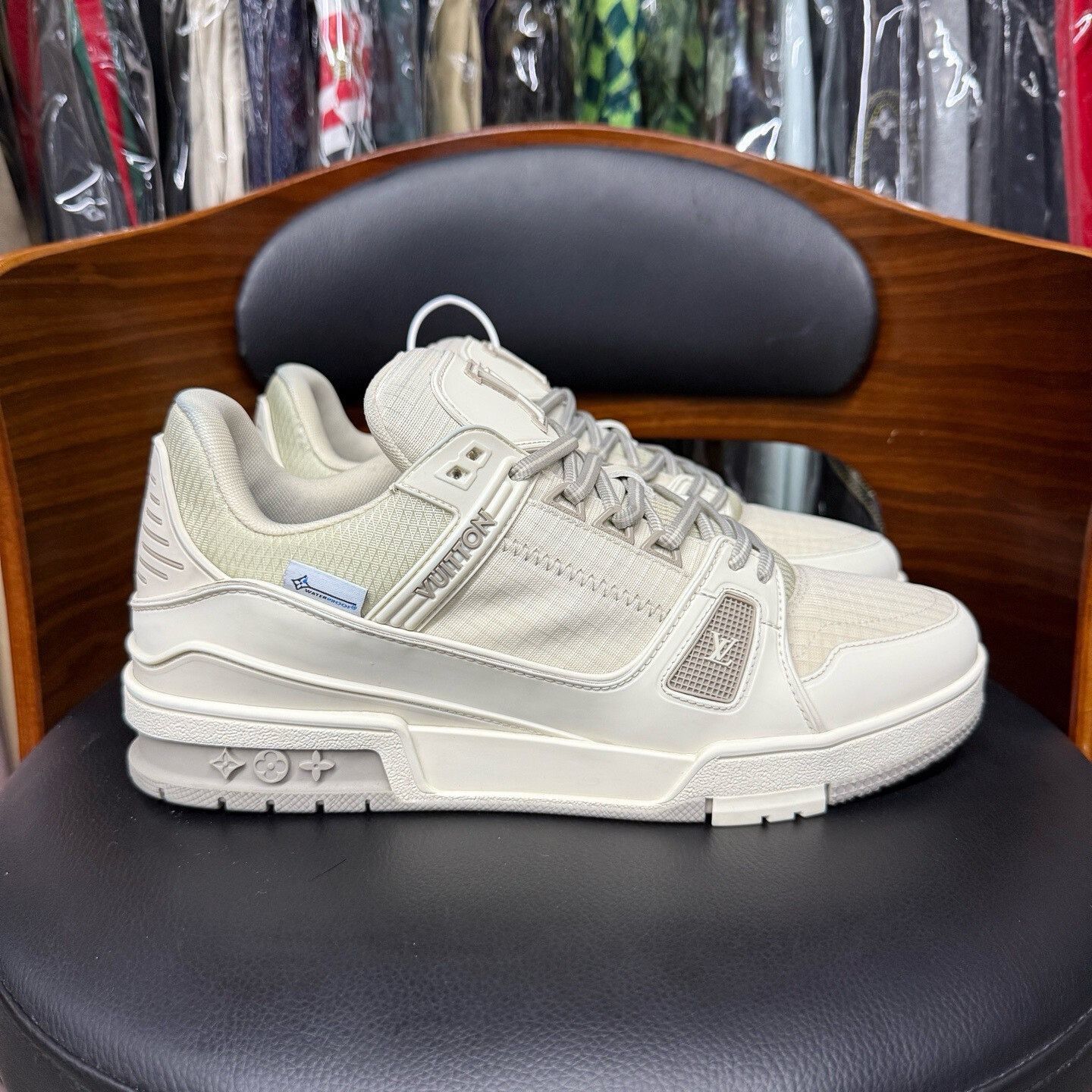 Louis Vuitton Louis Vuitton Training Gray Lowtop Sneakers 26 Men Size US 10 / EU 43 - 4 Thumbnail