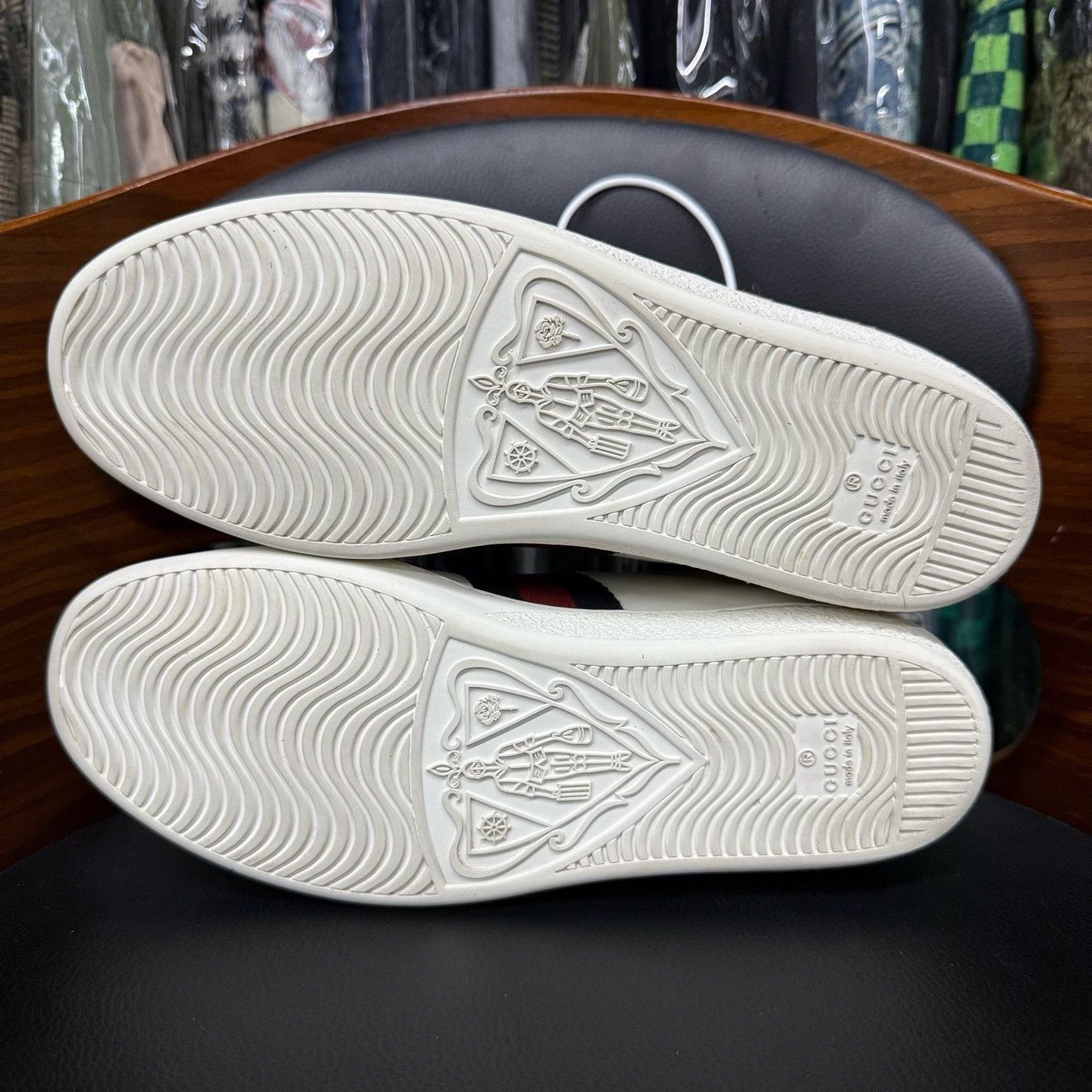 Gucci Gucci White Lowtop Sneakers 37 Women Size US 6.5 / IT 36.5 - 9 Thumbnail