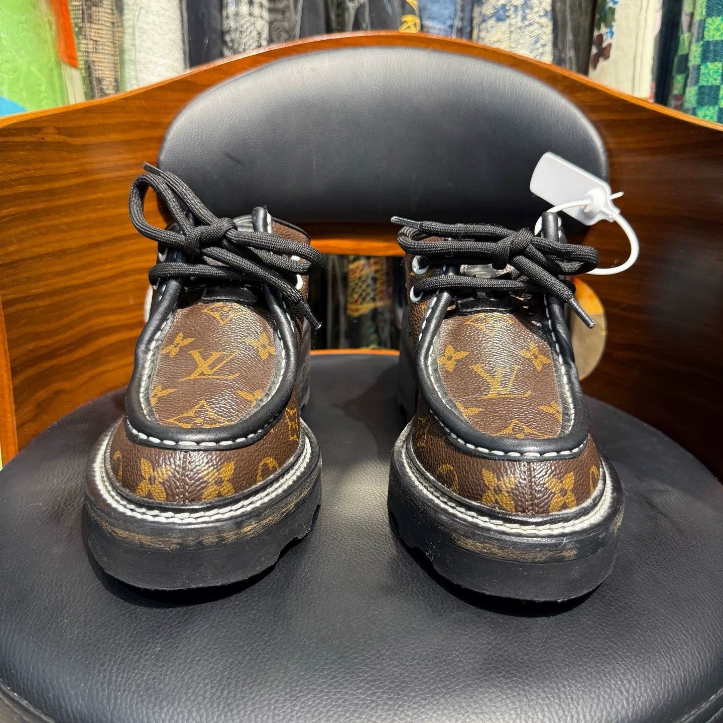 Louis Vuitton Louis Vuitton Retro Lowtop Sneakers 35 Women Size US 5 / IT 35 - 2 Thumbnail