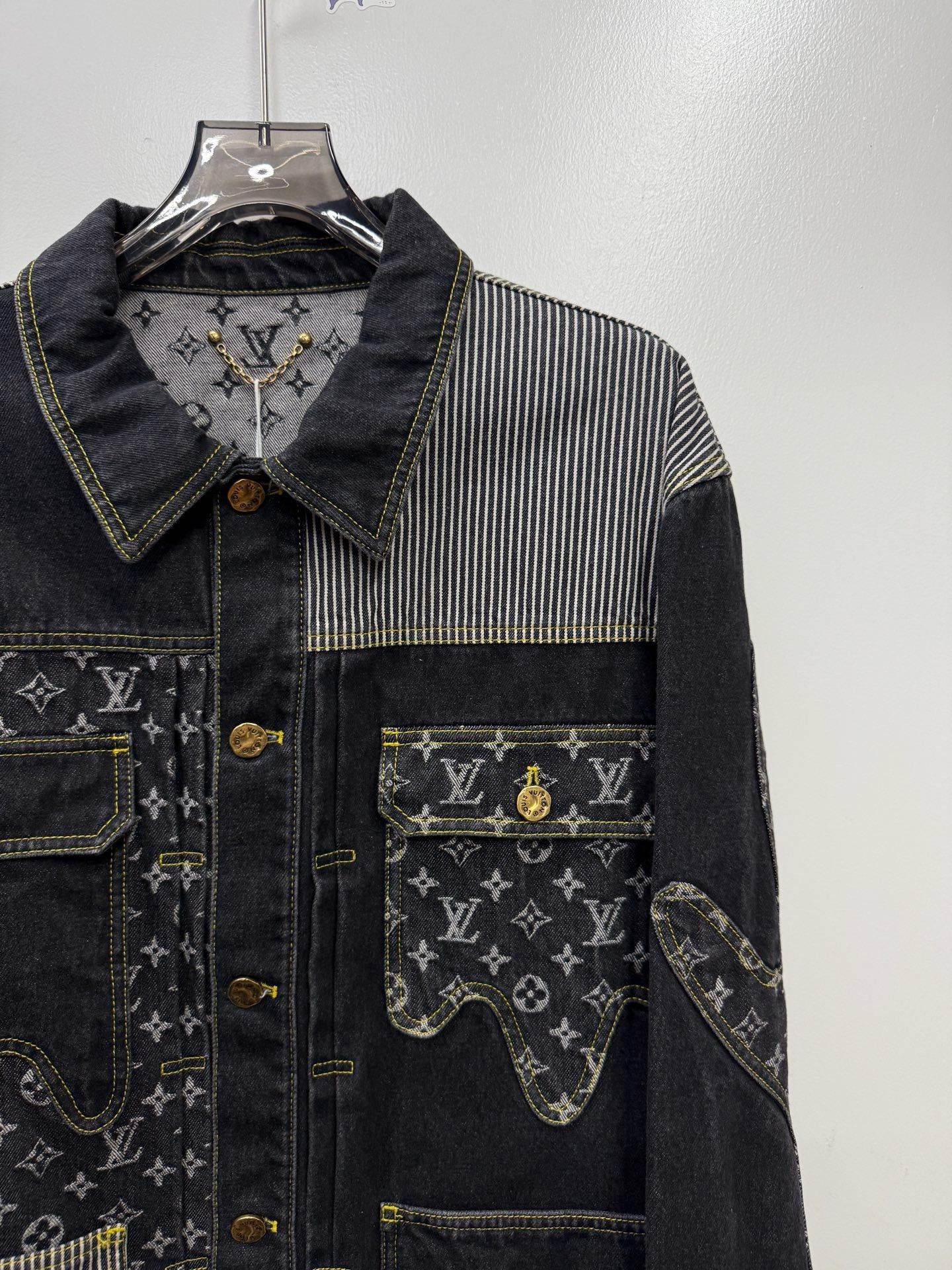 Louis Vuitton Louis Vuitton Light Jacket 56 Men Size US XXL / EU 58 / 5 - 2 Thumbnail