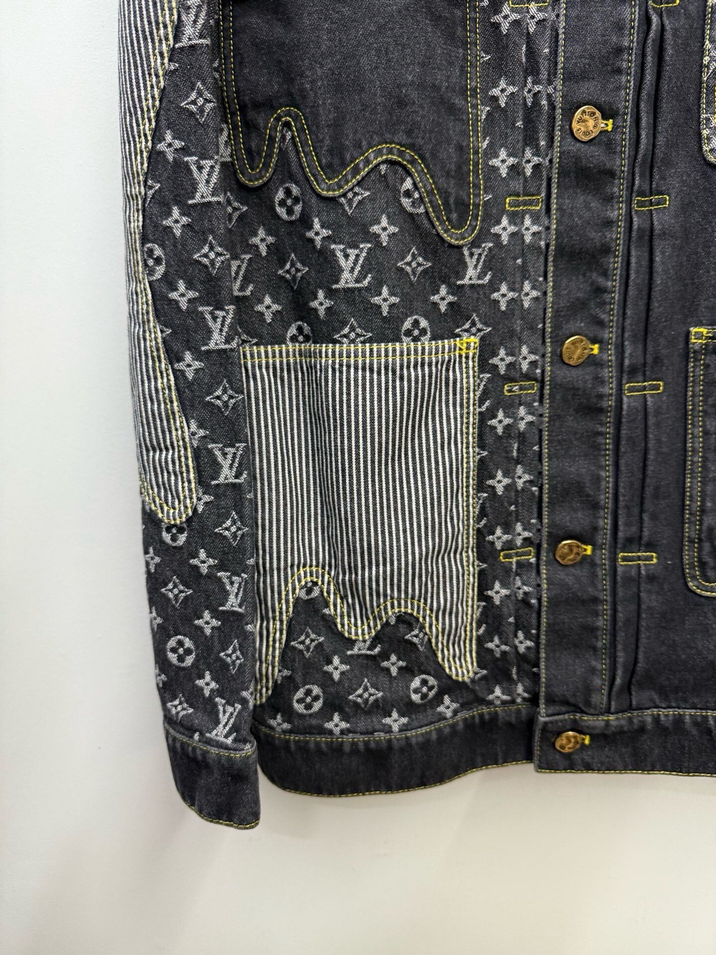 Louis Vuitton Louis Vuitton Light Jacket 56 Men Size US XXL / EU 58 / 5 - 3 Thumbnail