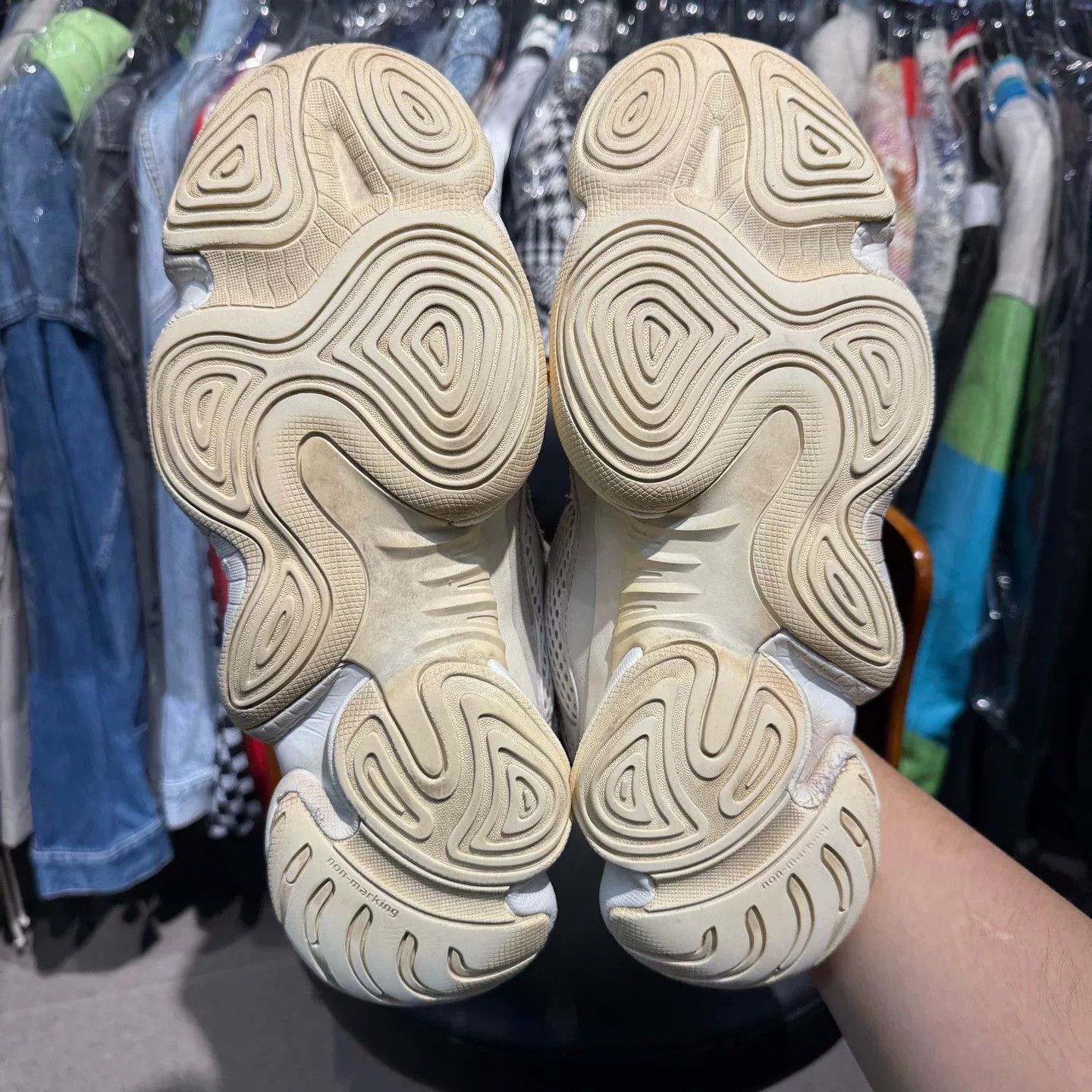 Adidas Adidas YEEZY500 White Lowtop Sneakers 46.5 Men Size US 12.5 / EU 45-46 - 8 Thumbnail