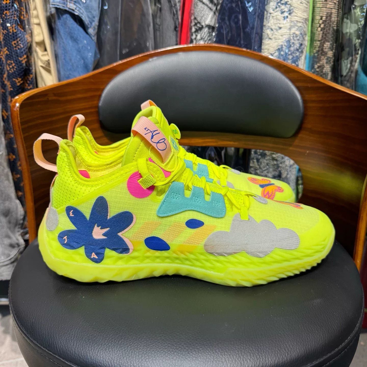 Adidas Adidas Glow Yellow Lowtop Sneakers 44.5 Men Size US 11 / EU 44 - 4 Thumbnail