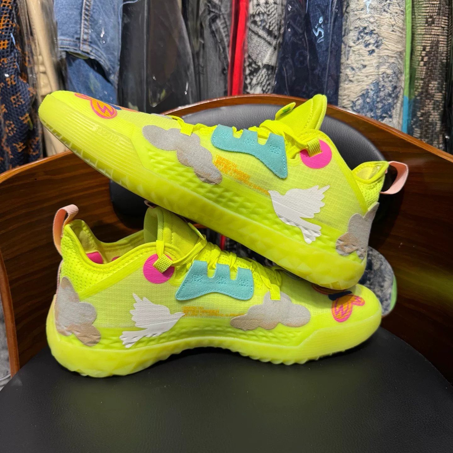 Adidas Adidas Glow Yellow Lowtop Sneakers 44.5 Men Size US 11 / EU 44 - 7 Thumbnail