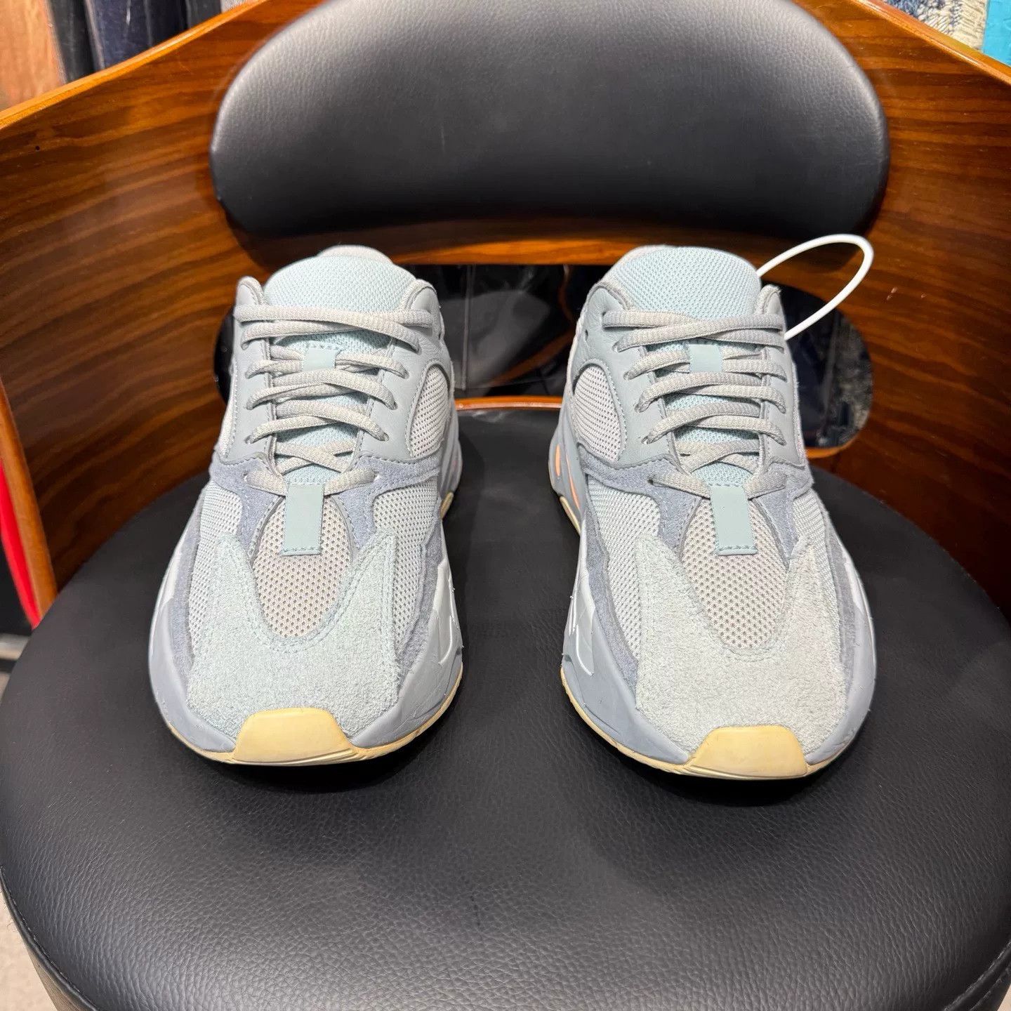 Adidas Adidas YEEZY700 Gray Lowtop Sneakers 38 Men Size US 6 / EU 39 - 2 Thumbnail