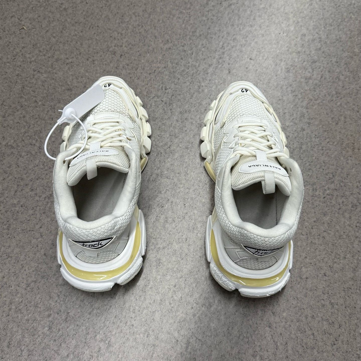 Balenciaga Balenciaga Nylon White Lowtop Sneakers 42 Men Size US 9 / EU 42 - 8 Thumbnail
