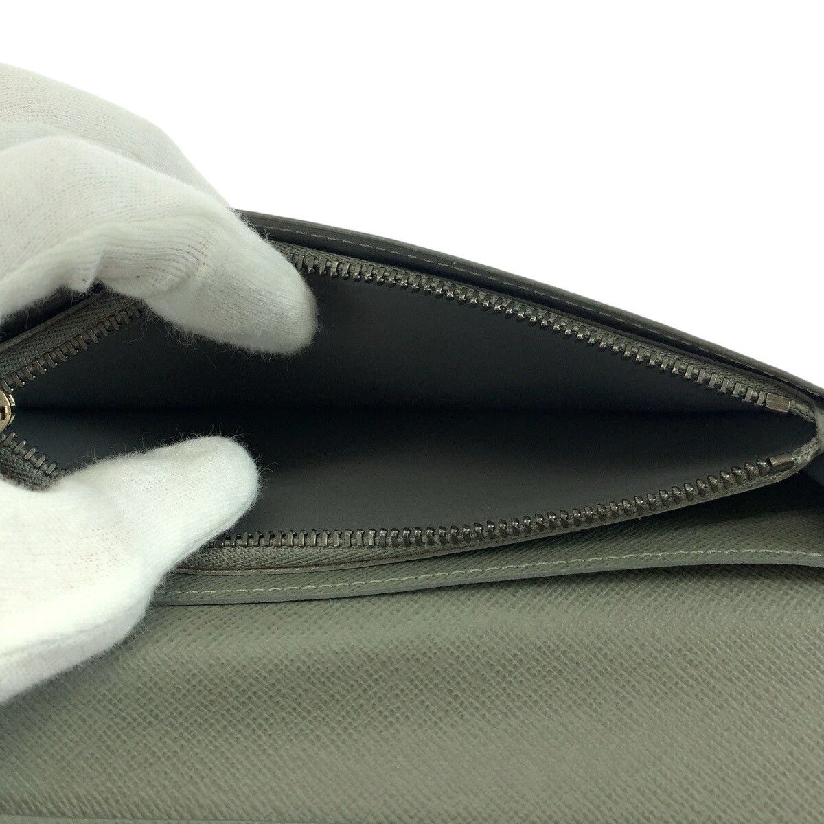 Louis Vuitton Louis Vuitton Louis Vuitton Portefeuille Brazza Monogram Long Wallet Leather Long Wallet M63236 DUTY FREE for USA Size ONE SIZE - 9 Thumbnail