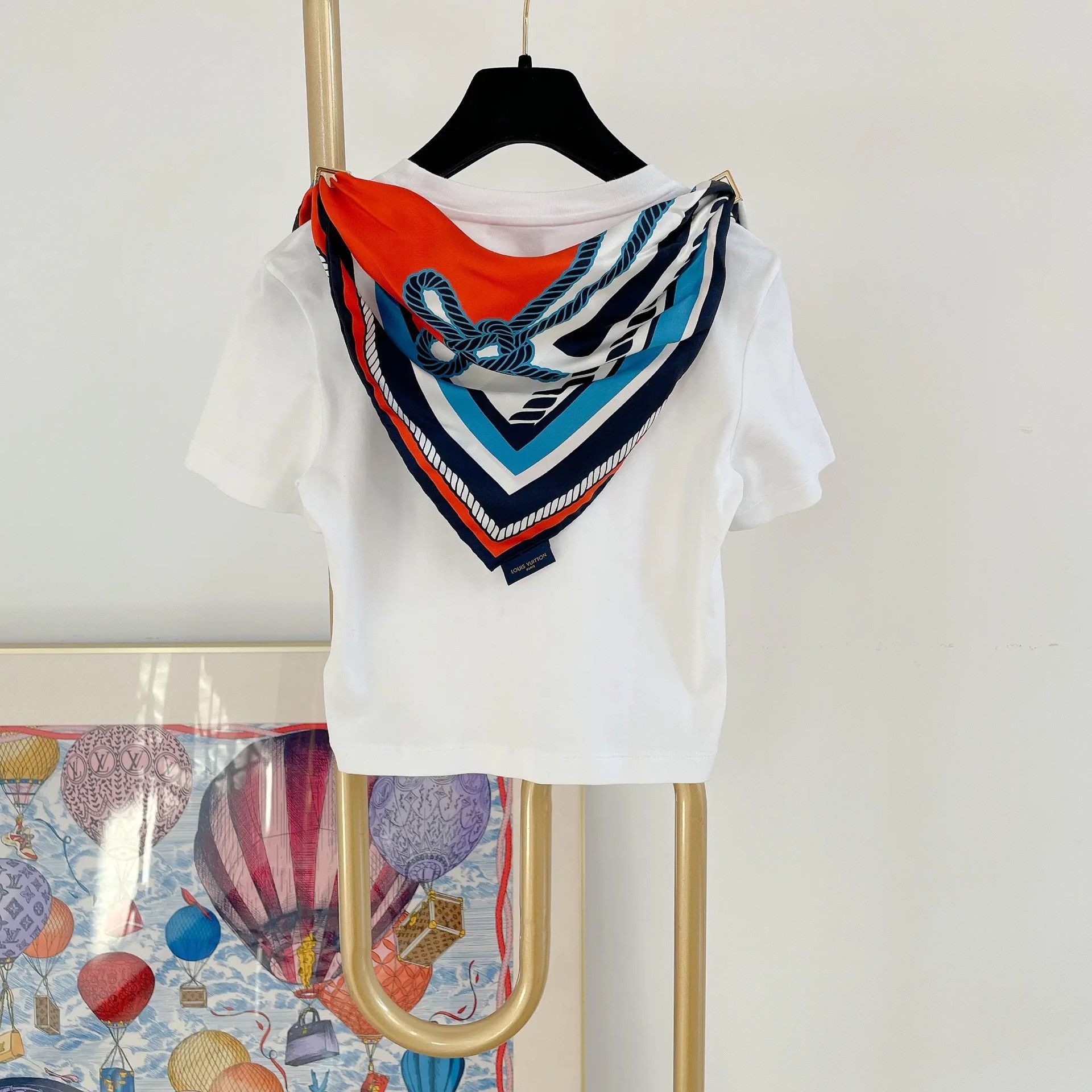 Louis Vuitton Louis Vuitton Scarf T-Shirt XS Size XS / US 0-2 / IT 36-38 - 3 Thumbnail