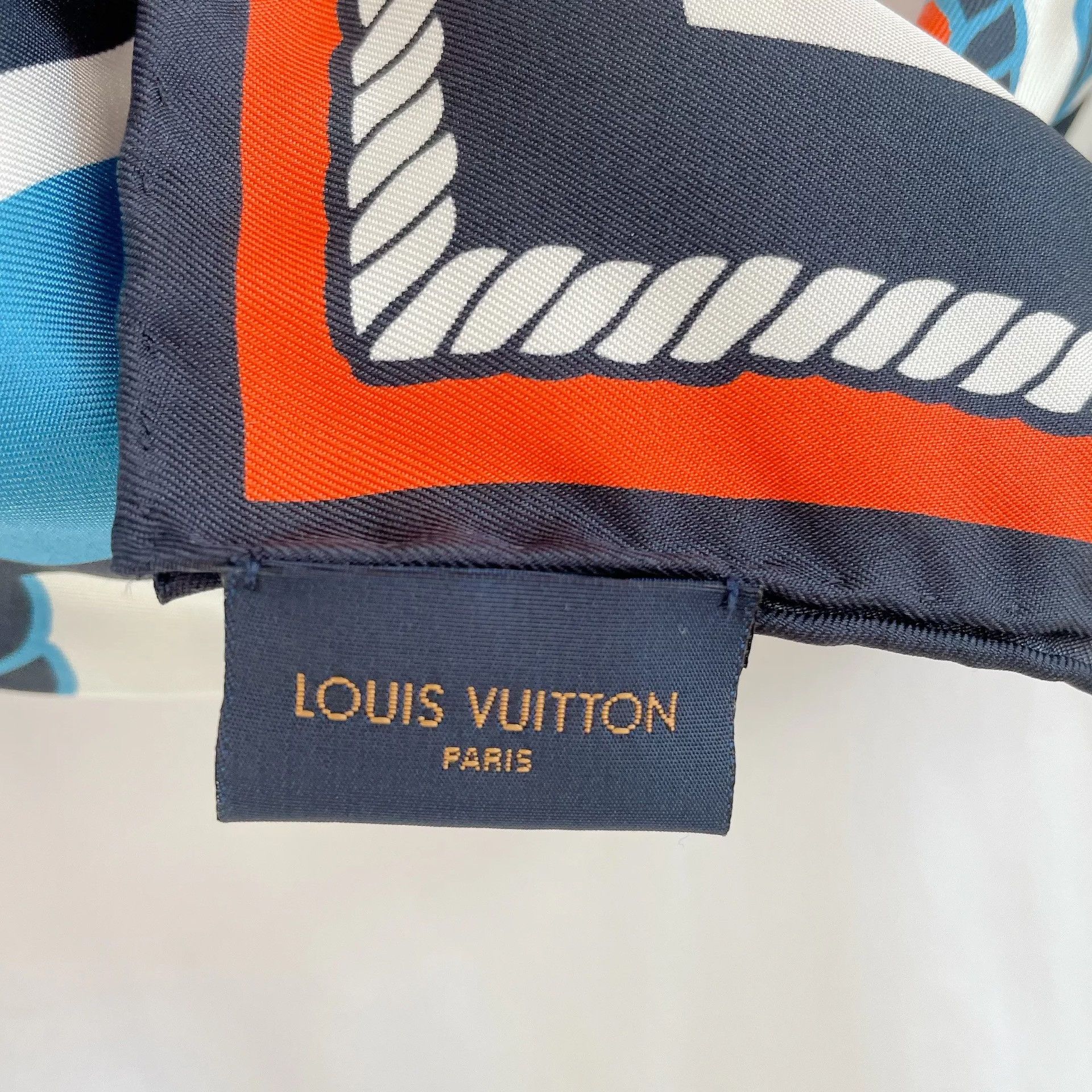 Louis Vuitton Louis Vuitton Scarf T-Shirt XS Size XS / US 0-2 / IT 36-38 - 8 Thumbnail