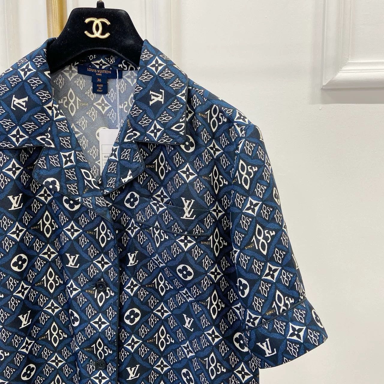 Louis Vuitton Louis Vuitton Logo Silk Shirt Set Size XS / US 0-2 / IT 36-38 - 4 Thumbnail