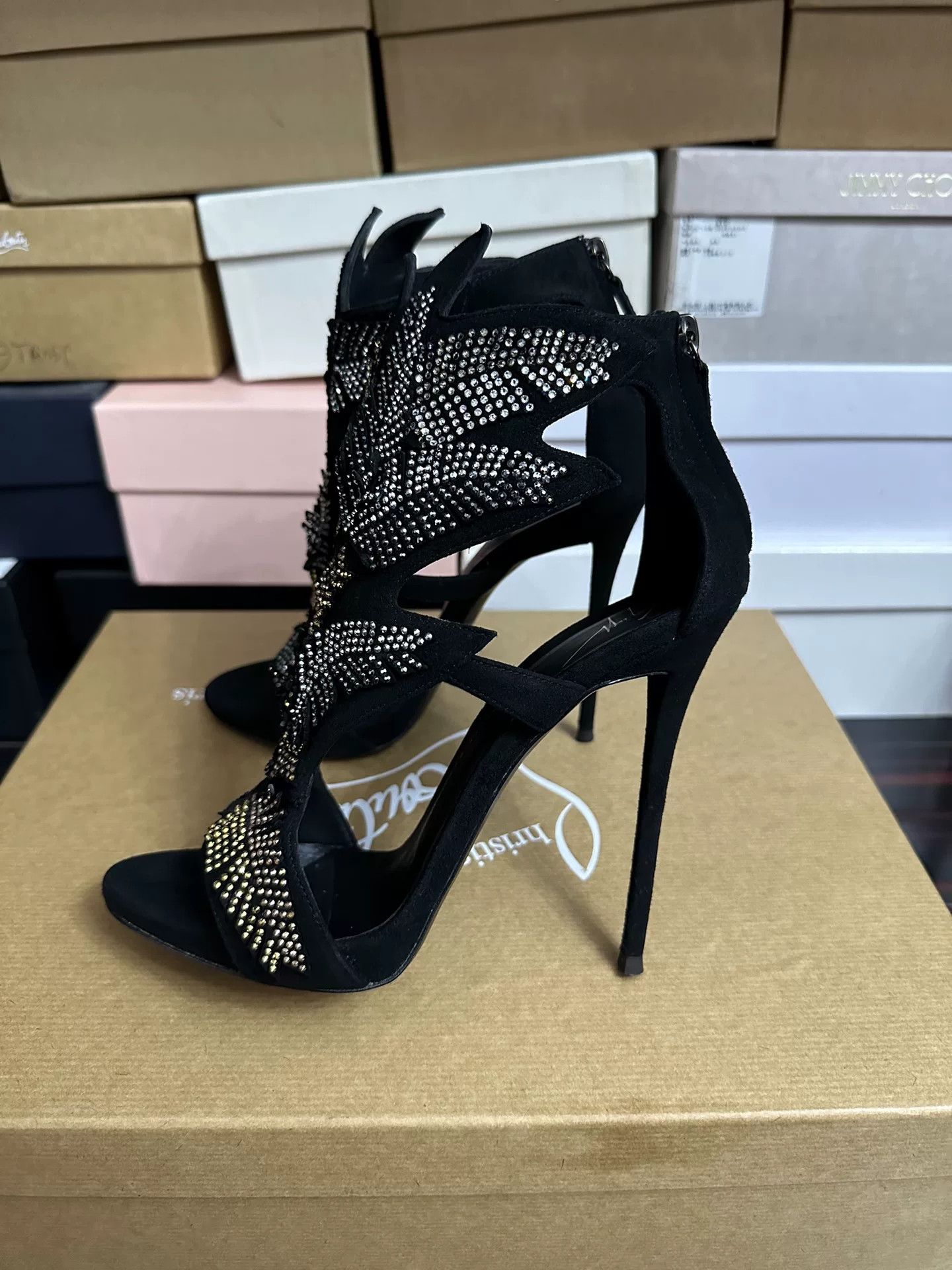 Giuseppe Zanotti Giuseppe Zanotti Crystal Leaf Heels Size US 7 / IT 37 - 2 Thumbnail