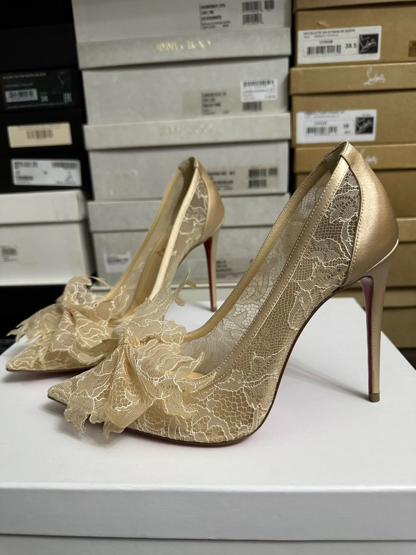Christian Louboutin Christian Louboutin Lace Flower Heels Size US 7 / IT 37 - 4 Thumbnail