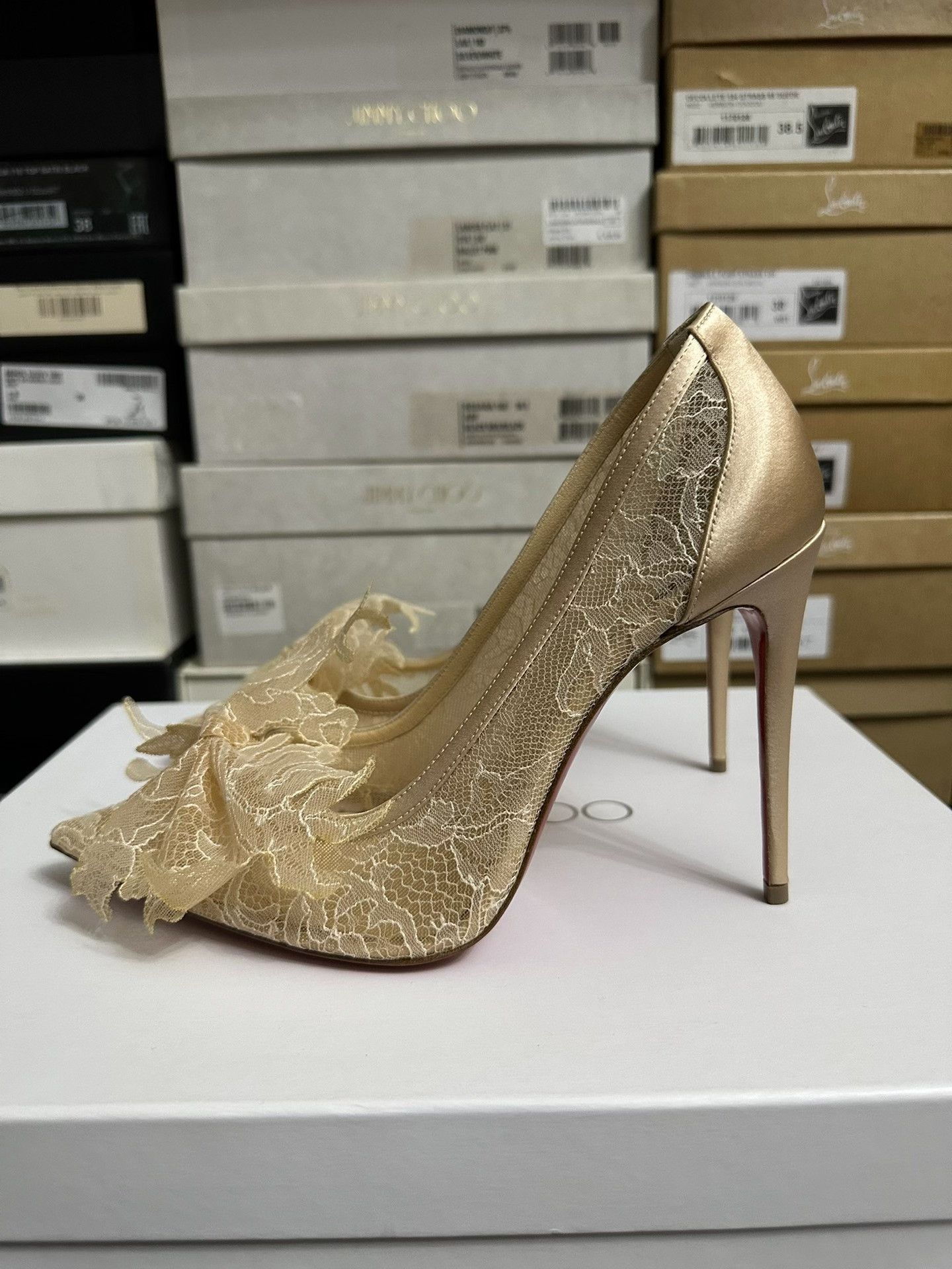 Christian Louboutin Christian Louboutin Lace Flower Heels Size US 7 / IT 37 - 6 Thumbnail