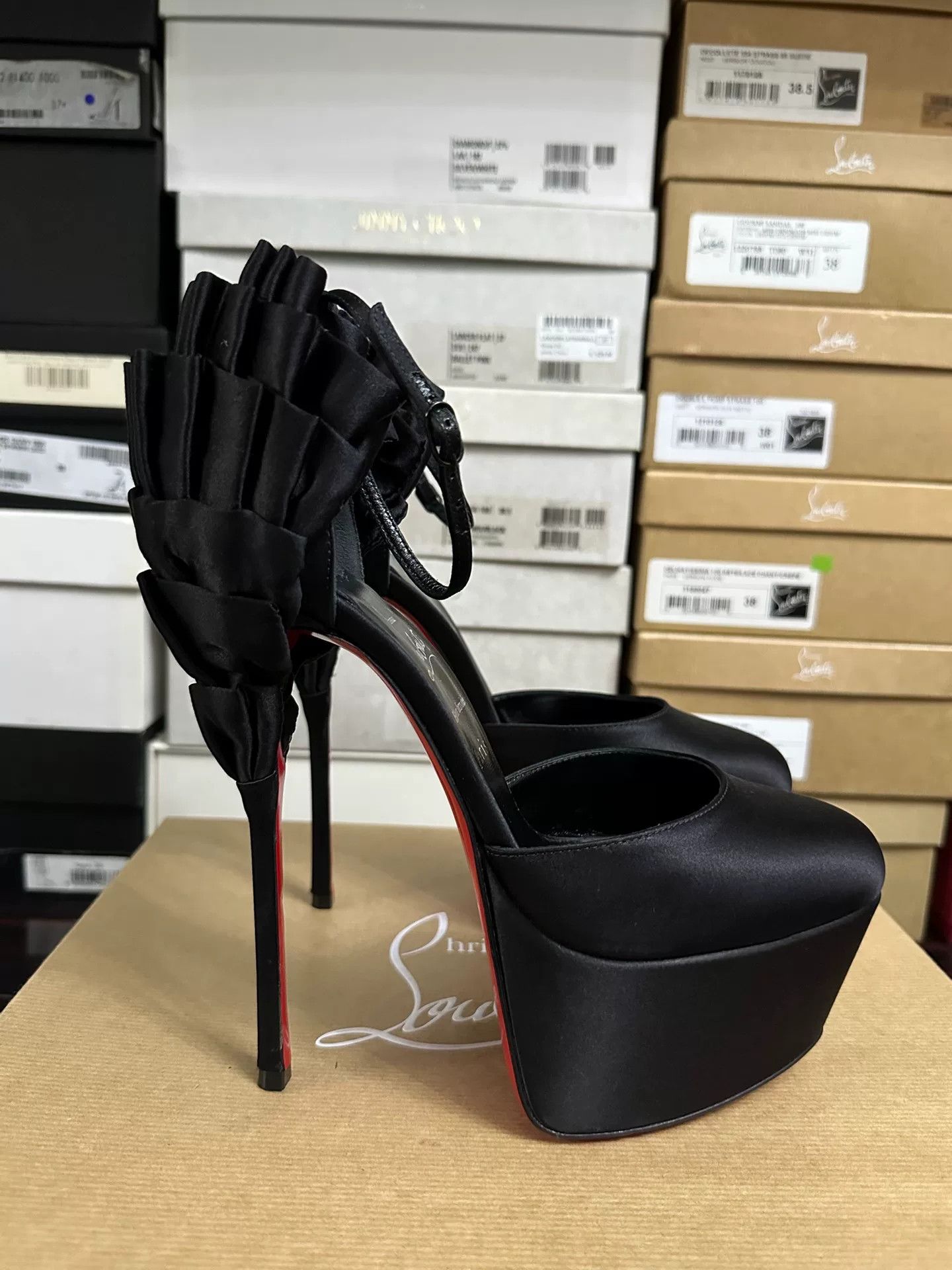 Christian Louboutin Christian Louboutin Limited Court Runway Red Sole Heels Size US 7 / IT 37 - 3 Thumbnail