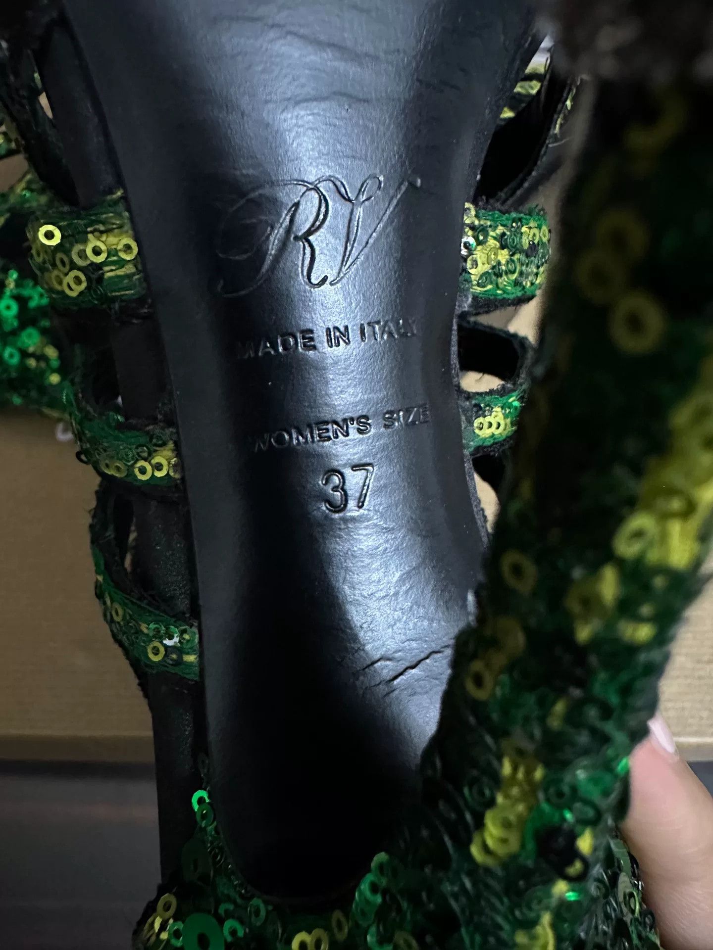 Roger Vivier Roger Vivier Limited Edition Heels Size 37 Size US 6 / IT 36 - 6 Thumbnail