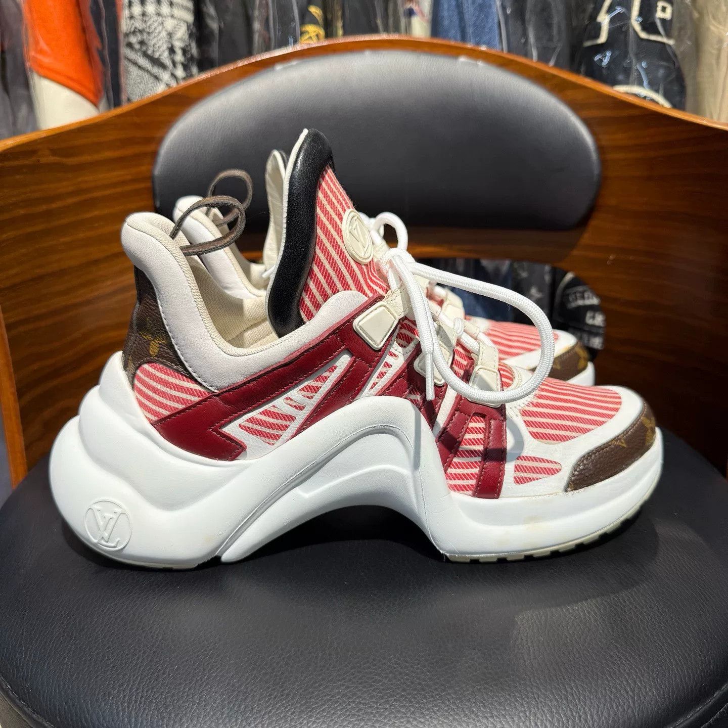 Louis Vuitton Louis Vuitton Red Lowtop Sneakers 36 Women Size US 6 / IT 36 - 4 Thumbnail