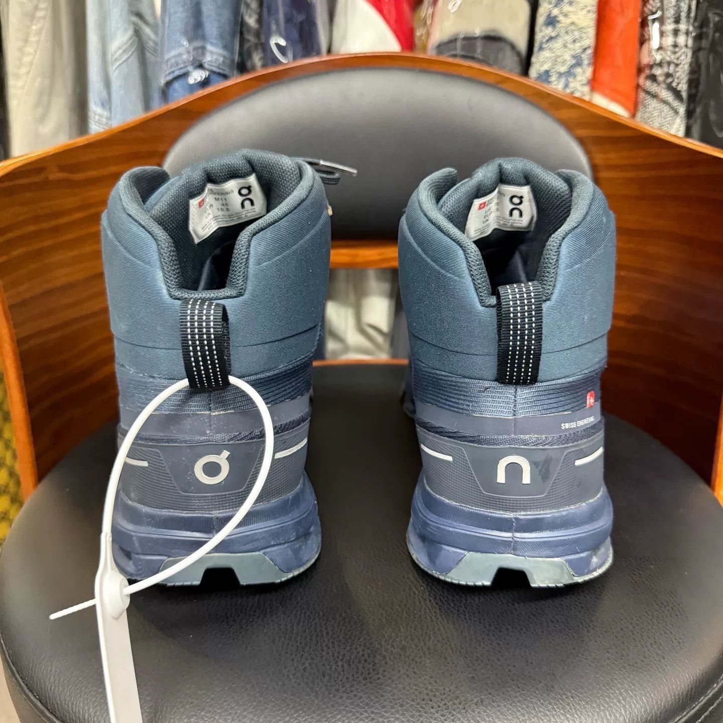 On On Waterproof Lowtop Sneakers 45 Men Size US 11.5 / EU 44-45 - 3 Thumbnail