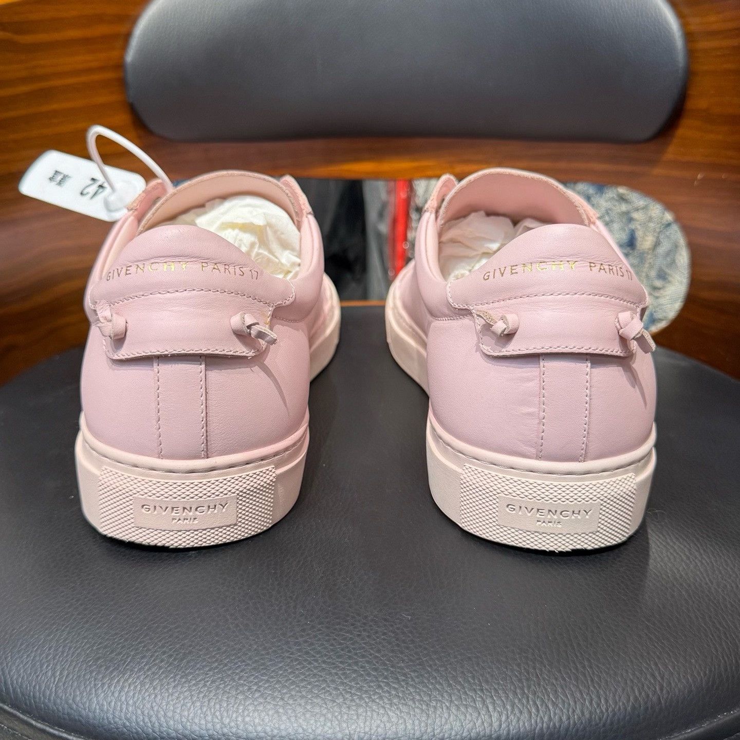 Givenchy Givenchy Pink Lowtop Sneakers 42 Men Size US 9 / EU 42 - 3 Thumbnail