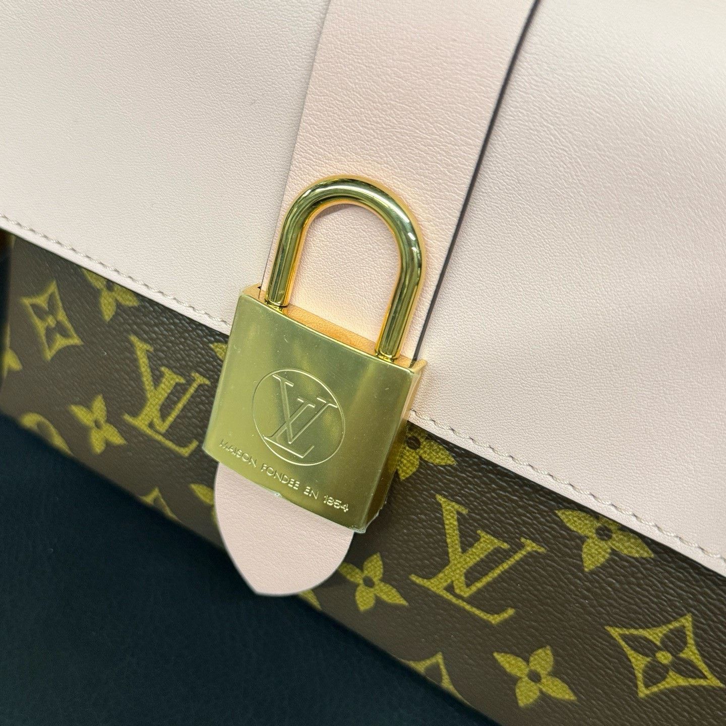 Louis Vuitton Louis Vuitton Pink Shoulder Bag 20 Women Size ONE SIZE - 2 Thumbnail