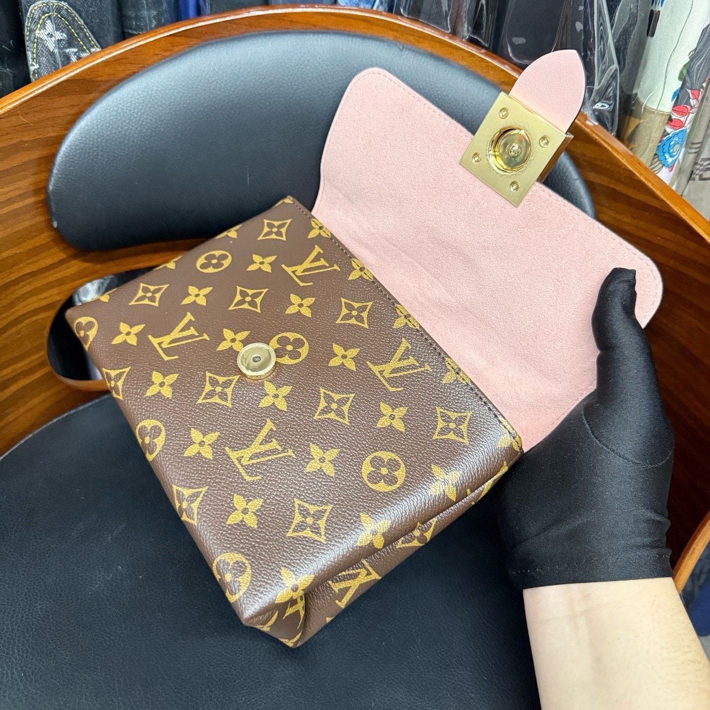 Louis Vuitton Louis Vuitton Pink Shoulder Bag 20 Women Size ONE SIZE - 8 Thumbnail