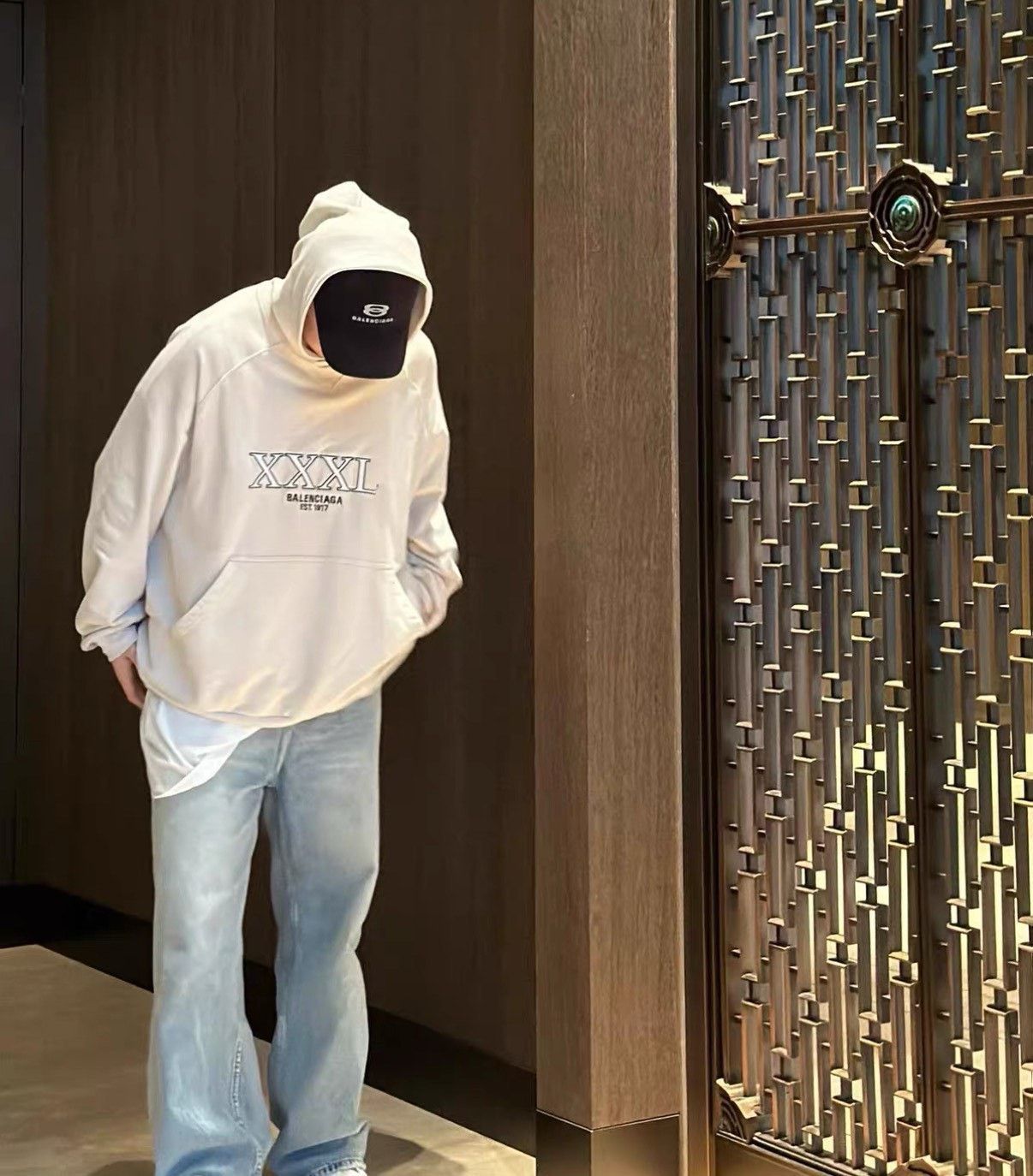 Balenciaga Balenciaga Hoodie XXXL Men Size US XXL / EU 58 / 5 - 8 Thumbnail
