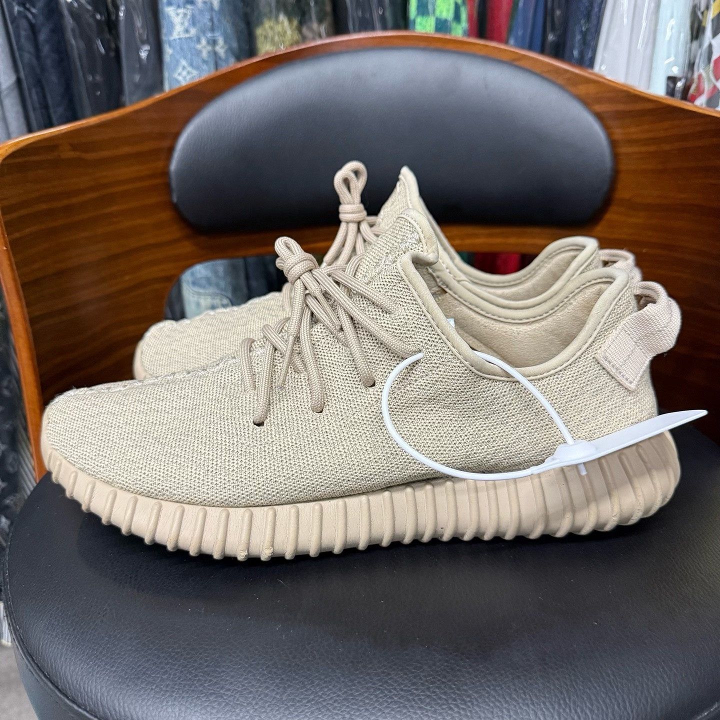 Adidas Adidas YEEZY350 Brown Lowtop Sneakers 44 Men Size US 10.5 / EU 43-44 - 6 Thumbnail