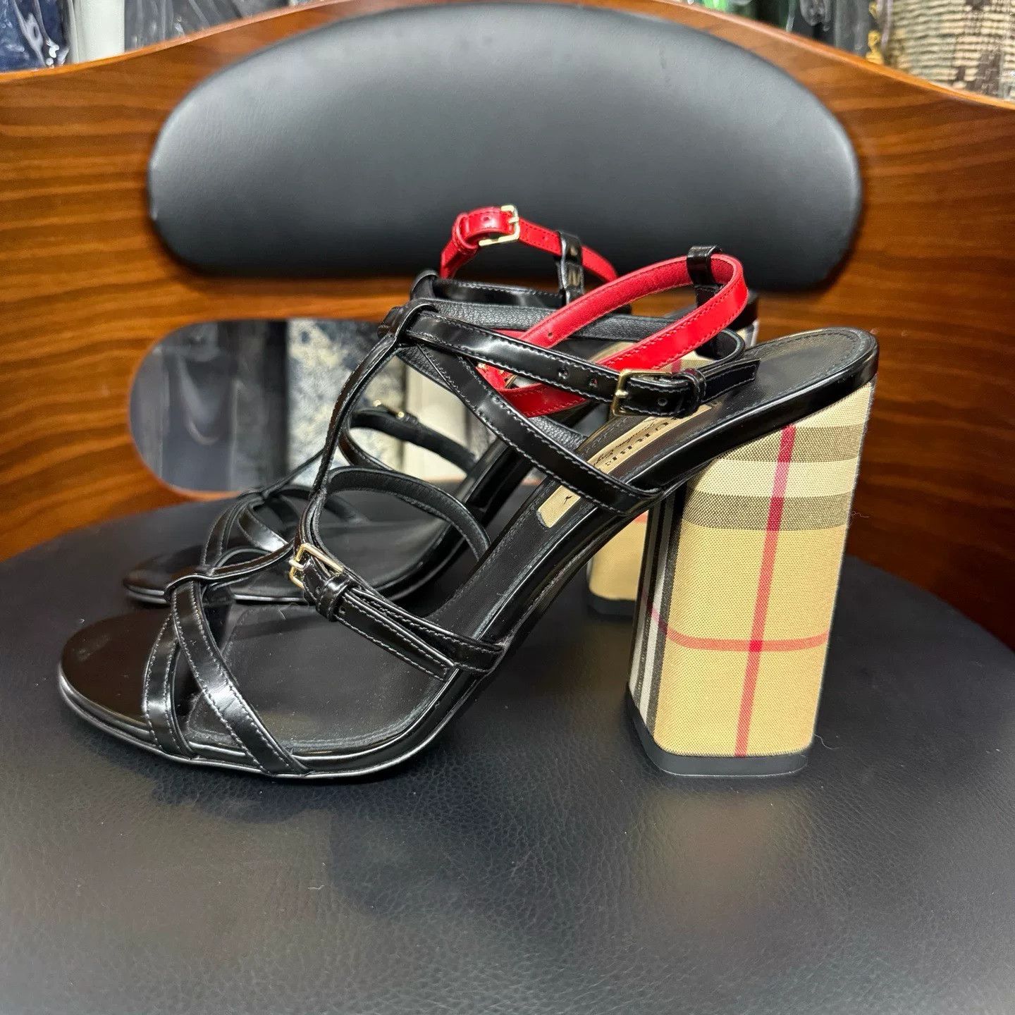 Burberry Burberry Plaid Lowtop Sneakers 38 Women Size US 7.5 / IT 37.5 - 6 Thumbnail